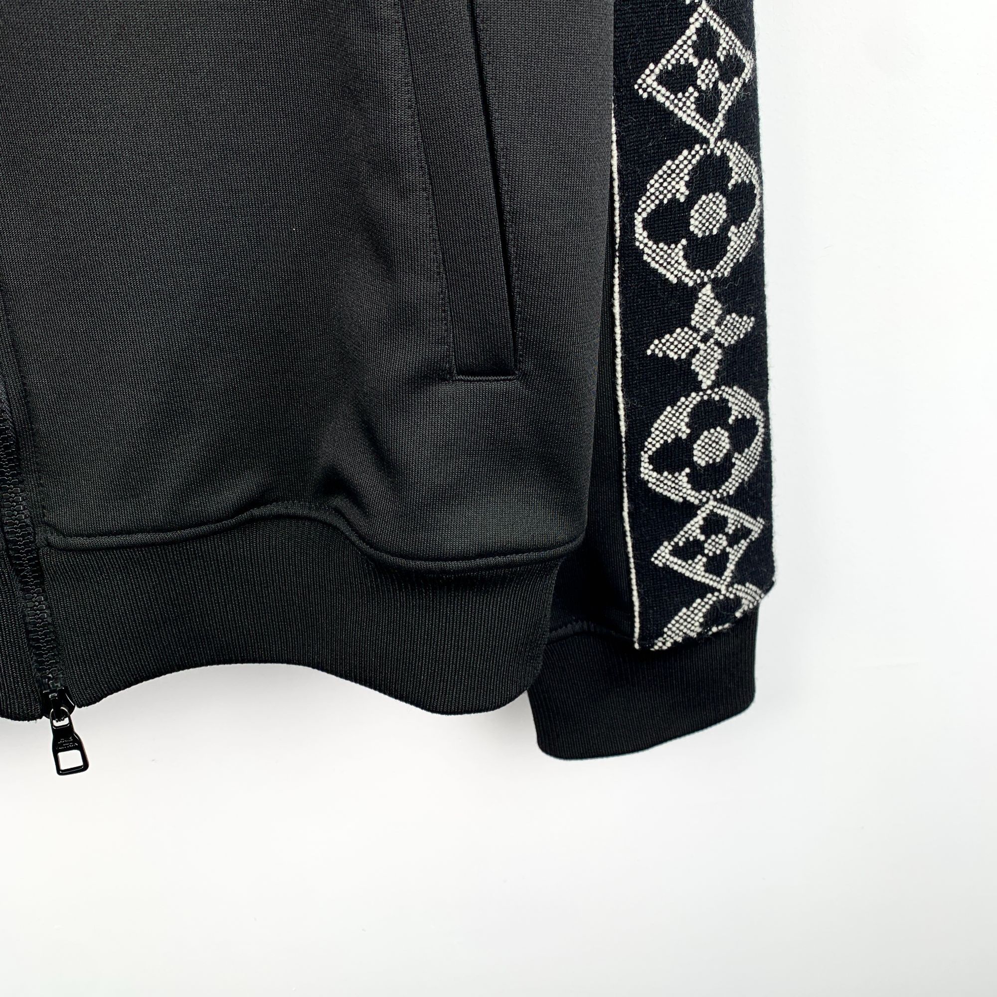 Louis Vuitton Louis Vuitton LV Black Side Logo Printed Stand-Up Collar Zip Size US XXL / EU 58 / 5 - 6 Thumbnail