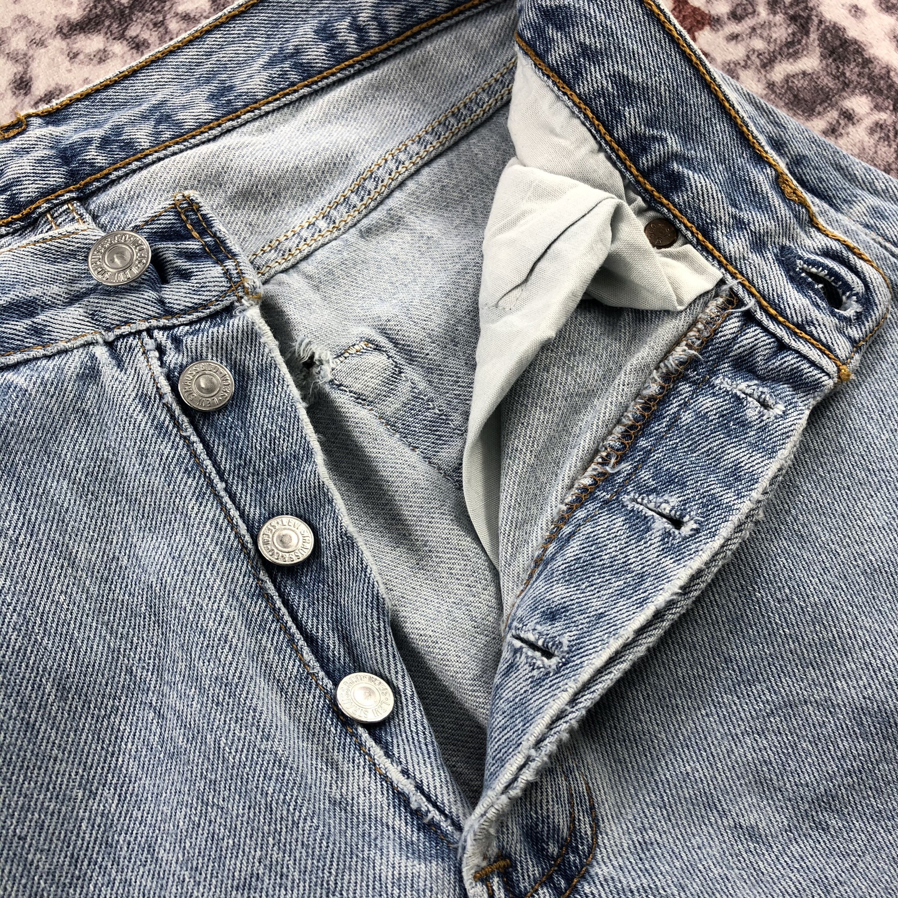 Levi's Vintage 90s Light Wash Levis 501 Jeans-JM2609 Size US 27 - 11 Thumbnail