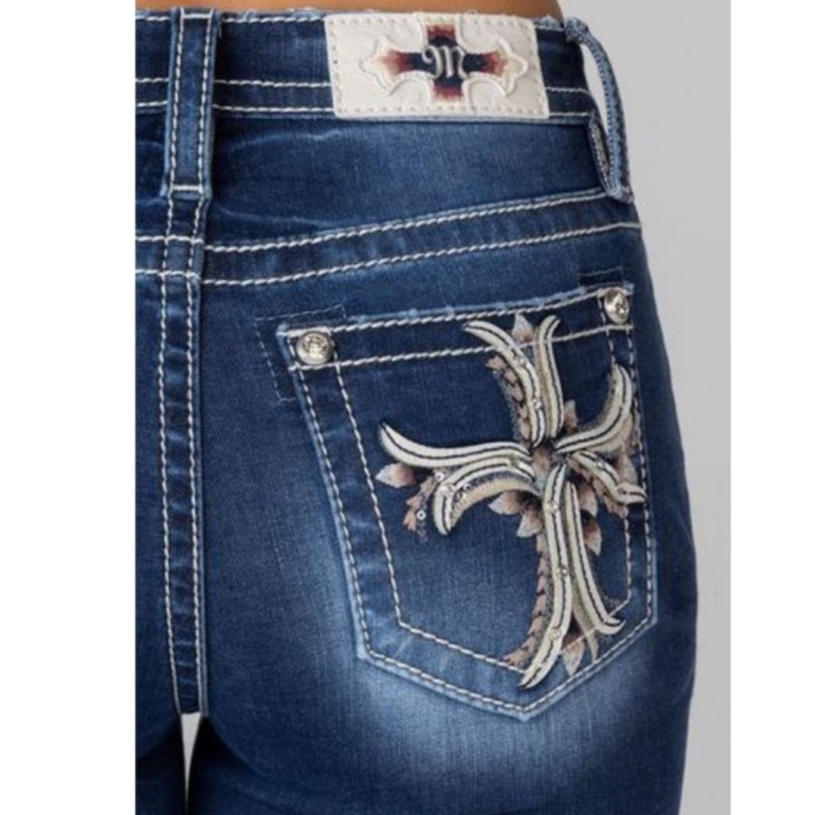 Miss Me NWOT Miss Me Women's Bootcut Jeans Leather cross pockets Size 28" / US 6 / IT 42 - 3 Thumbnail
