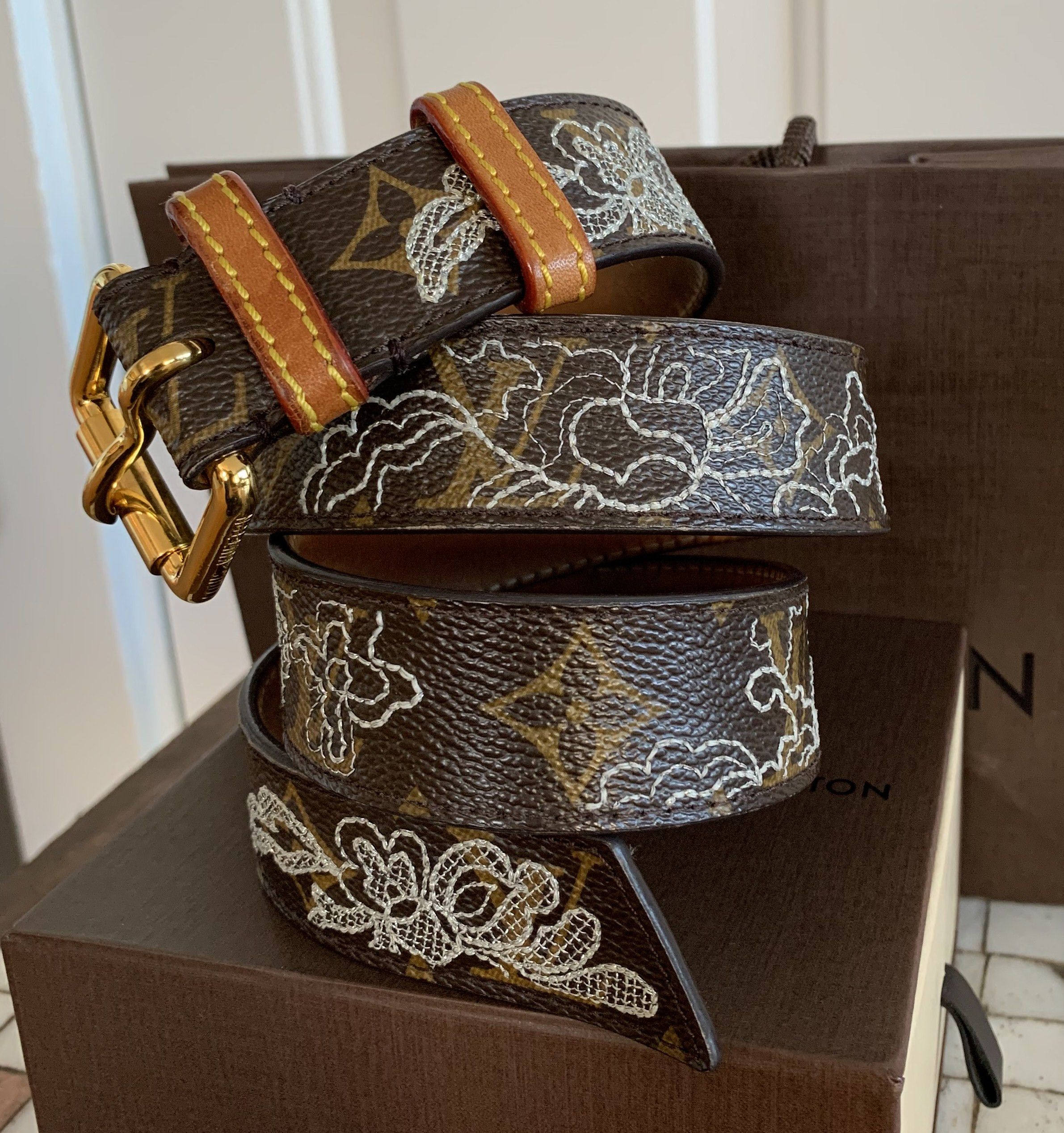 Pre-owned Louis Vuitton S/s 2007  Dentelle Monogram Belt + Accessories In Brown