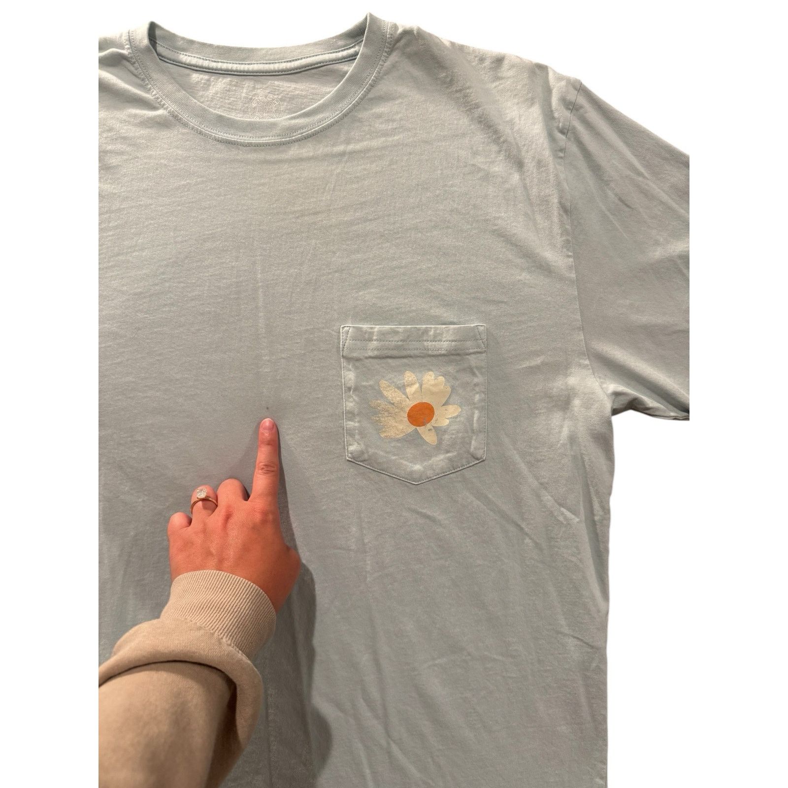 The Unbranded Brand Birch Bleu Boutique Women’s L Retro Daisy Good Vibes TShirt Size L / US 10 / IT 46 - 3 Thumbnail