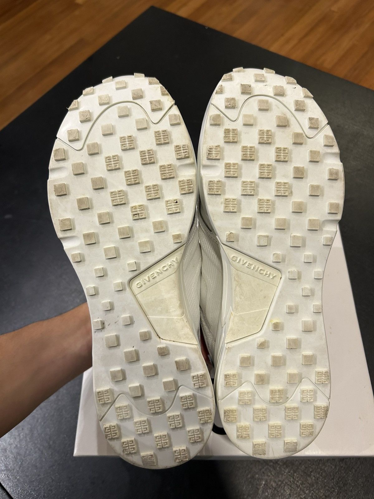 Givenchy Givenchy Giv 1 Light Runner Sneaker Size US 10 / EU 43 - 5 Thumbnail