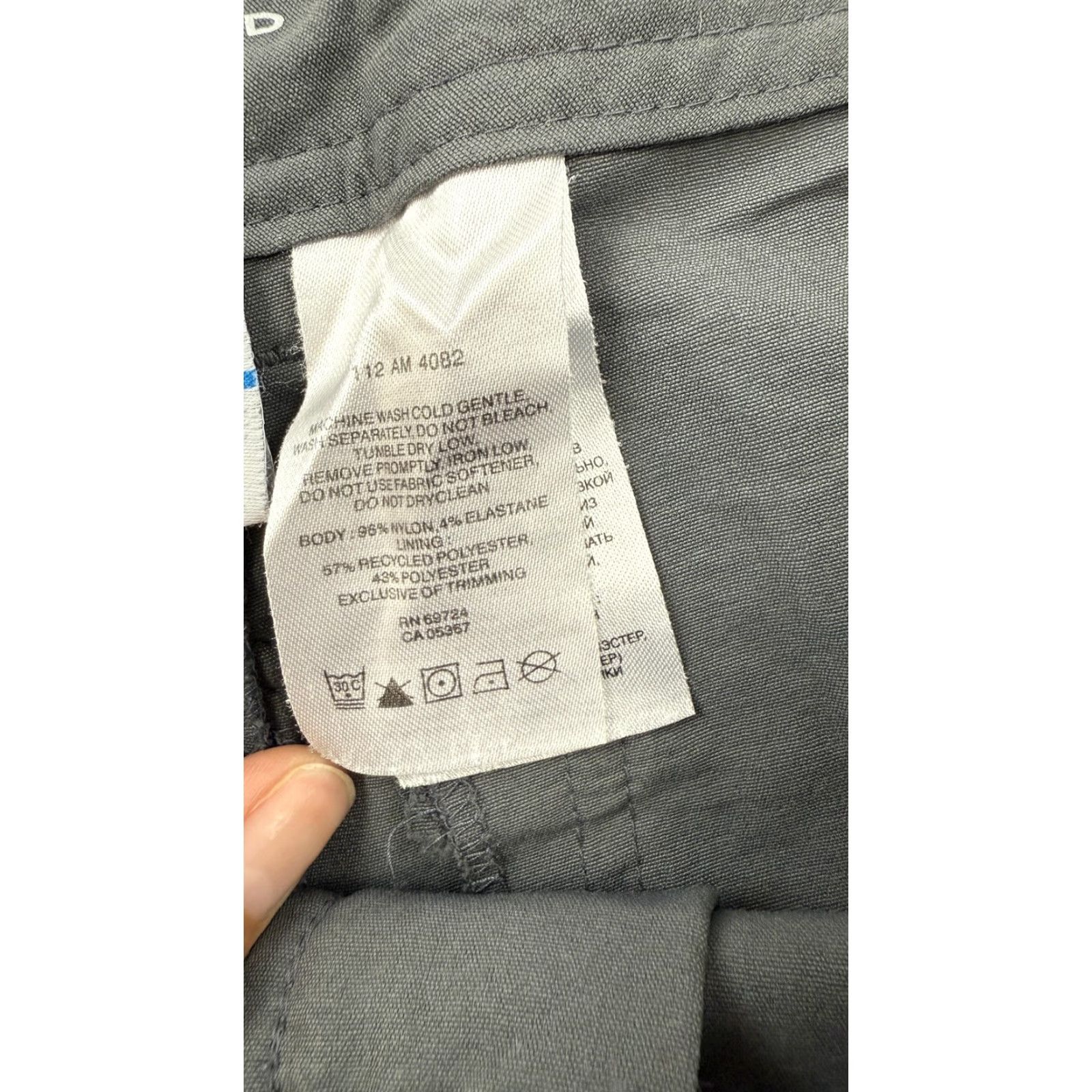 Vintage Columbia Shorts Mens 38 Omni-Shield Advanced Repellency Hiking Outdoor Pocket Cargo Regular Gray Men's Short Pants Size US 38 / EU 54 - 5 Thumbnail