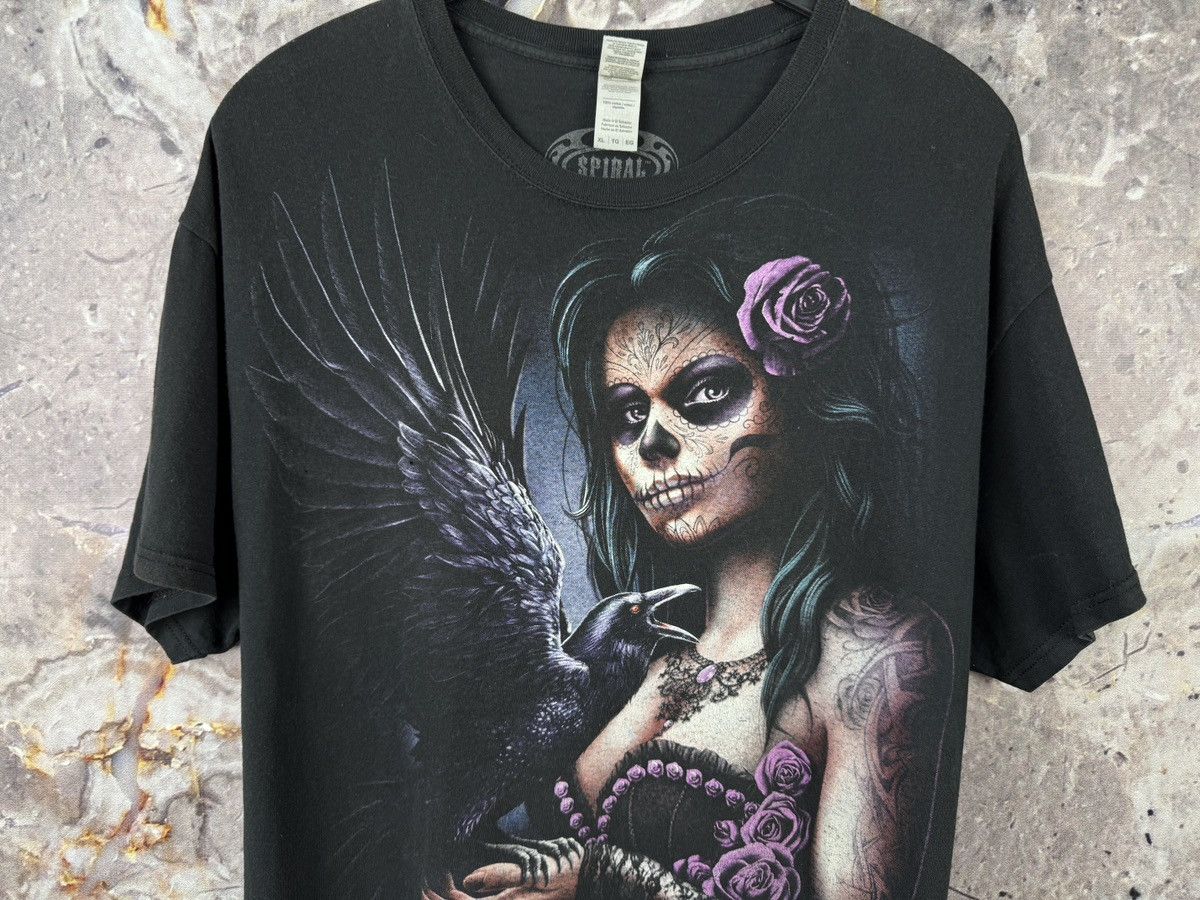 Vintage Spiral Men’s Gothic Raven Lady T-Shirt Dark Fantasy Skull Size US XL / EU 56 / 4 - 3 Thumbnail