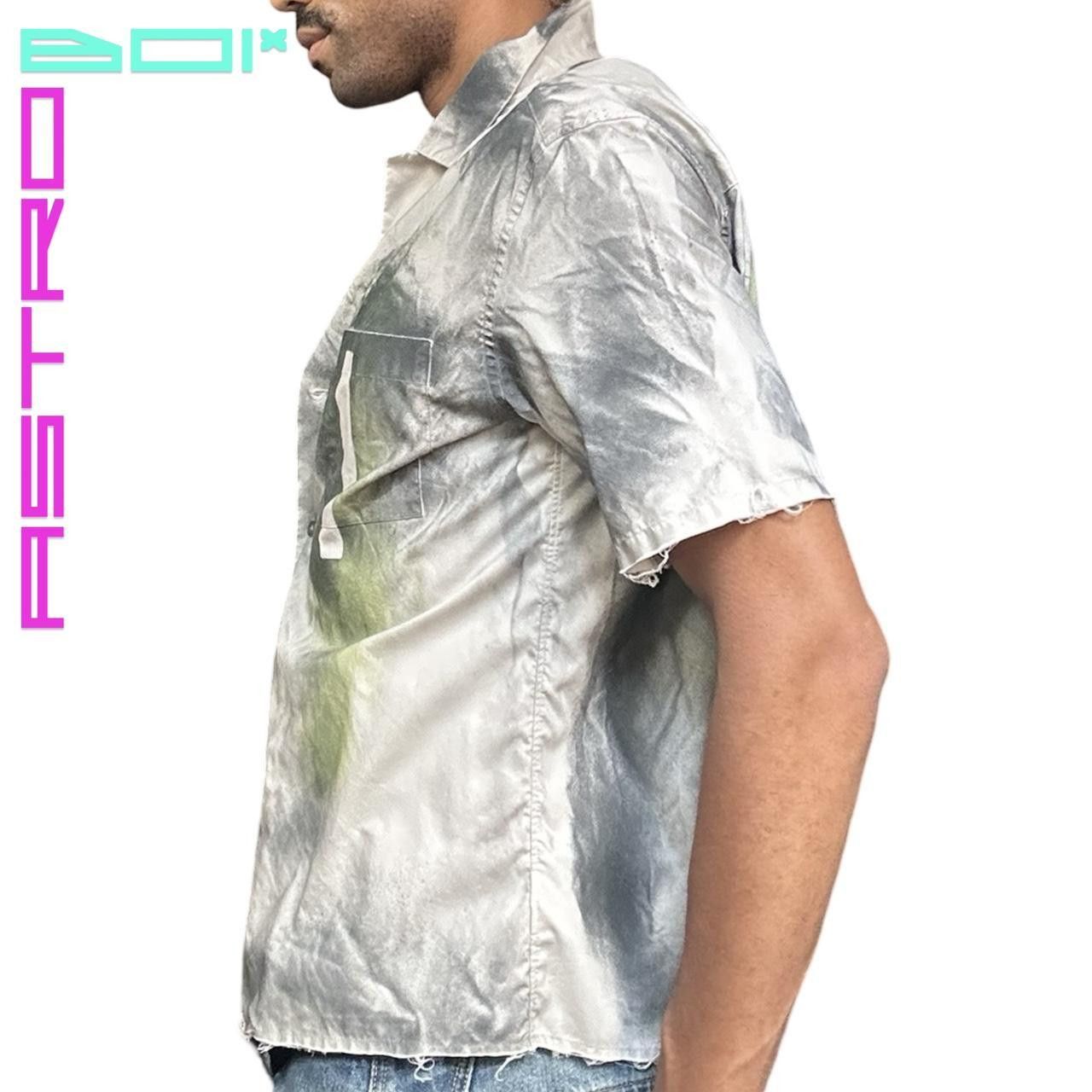 Uniqlo ASTROBOI X UNIQLO TAN AIRBRUSHED BUTTON UP SHIRT _ MEDIUM Size US S / EU 44-46 / 1 - 5 Thumbnail