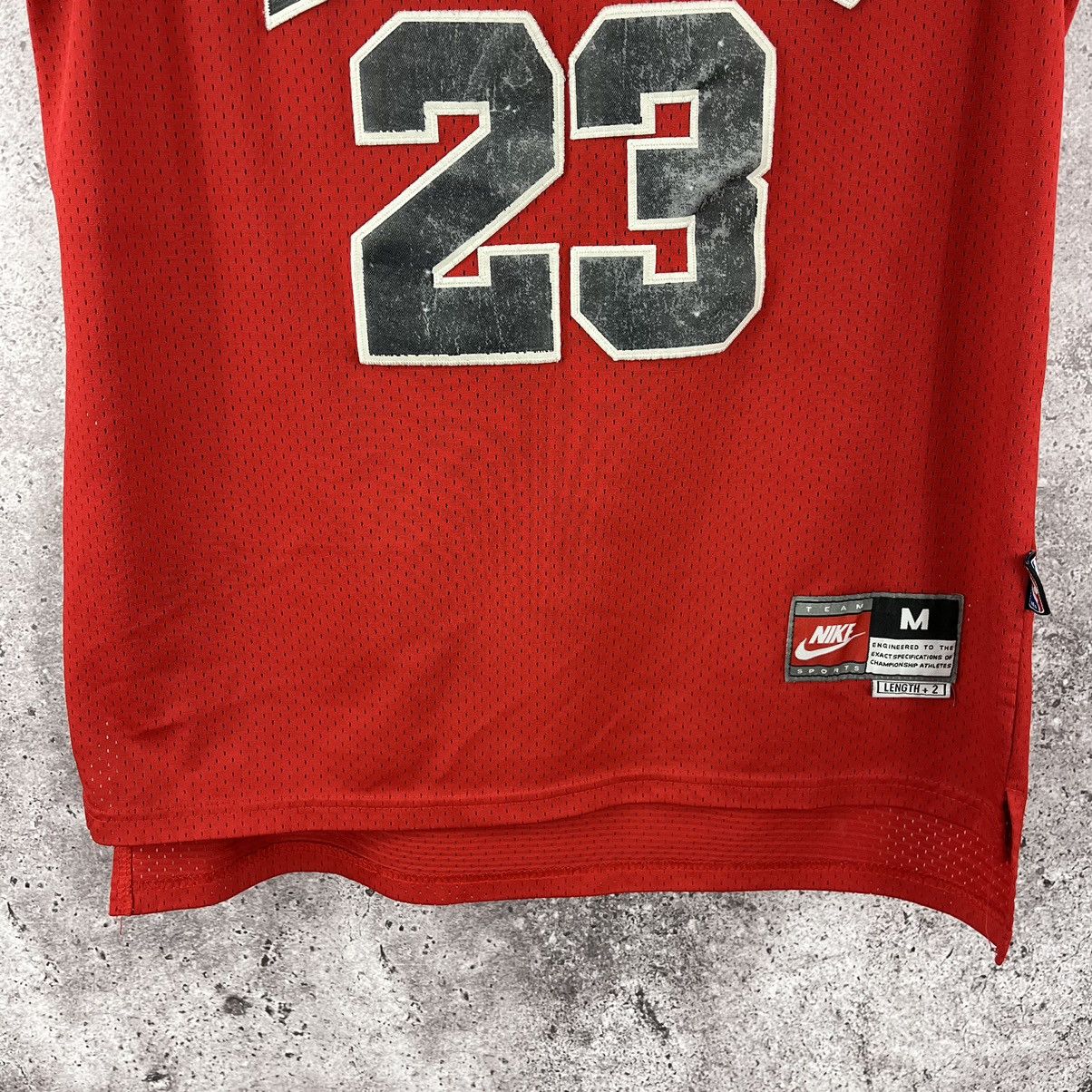 NBA × Nike Vintage Nike NBA Chicago Bulls #23 Jordan Red Size M Size US M / EU 48-50 / 2 - 5 Thumbnail