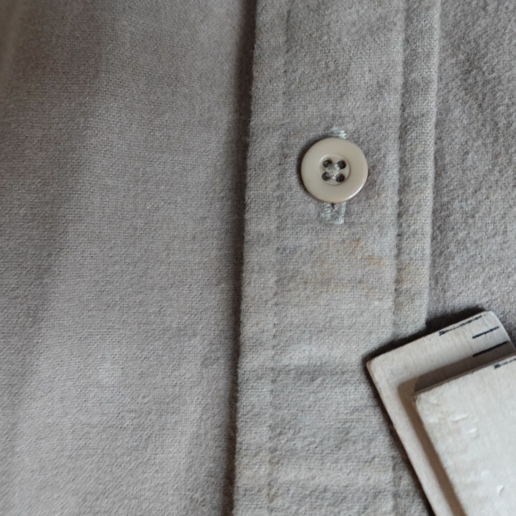 Vintage VINTAGE LL Bean Chamois Shirt Large Beige Solid Cotton 2000 Mens Long Sleeve Button-Up Flannel Size US L / EU 52-54 / 3 - 5 Thumbnail
