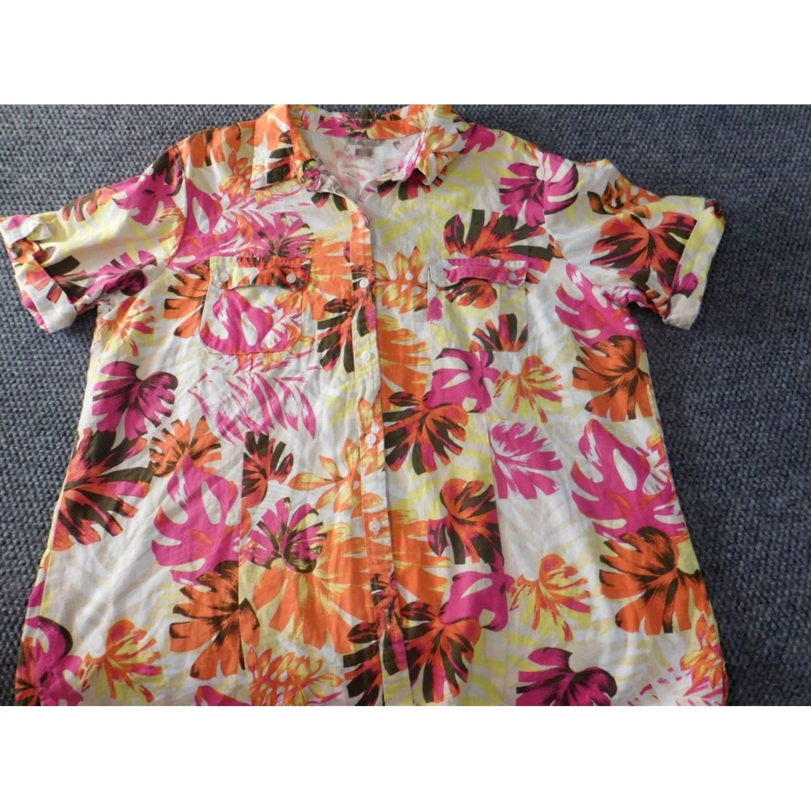 Vintage White Stag Womens Blouse Button-Up Casual Short Sleeve Pink Floral 2XL Regular Rayon Crew Neck Womens Size XXL / US 16-18 / IT 52-54 - 2 Thumbnail