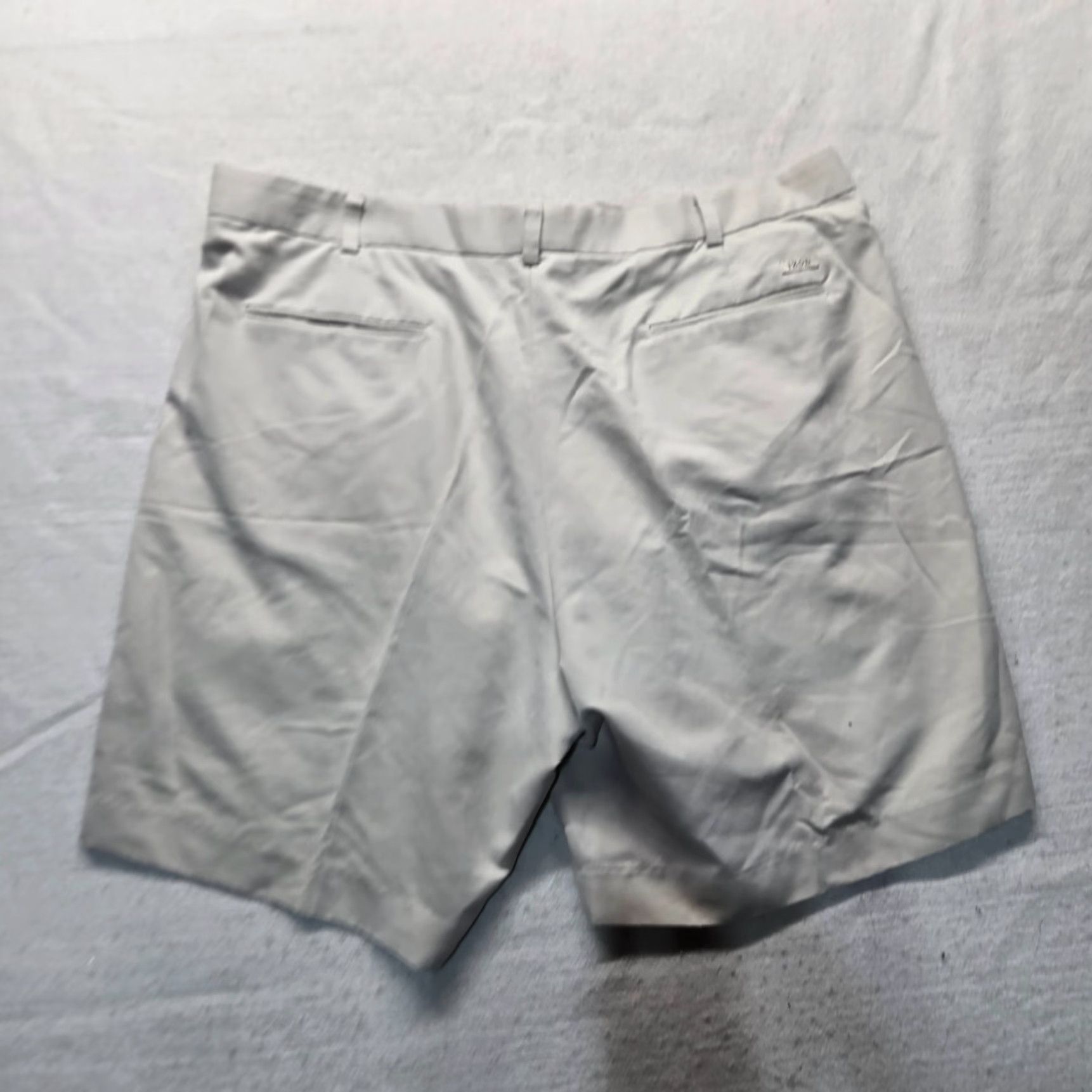 Izod IZOD Khaki Stretch Adult Men's Size 40 Beige Regular Pant Chino Front Flat Front Casual Size US 40 / EU 56 - 8 Thumbnail