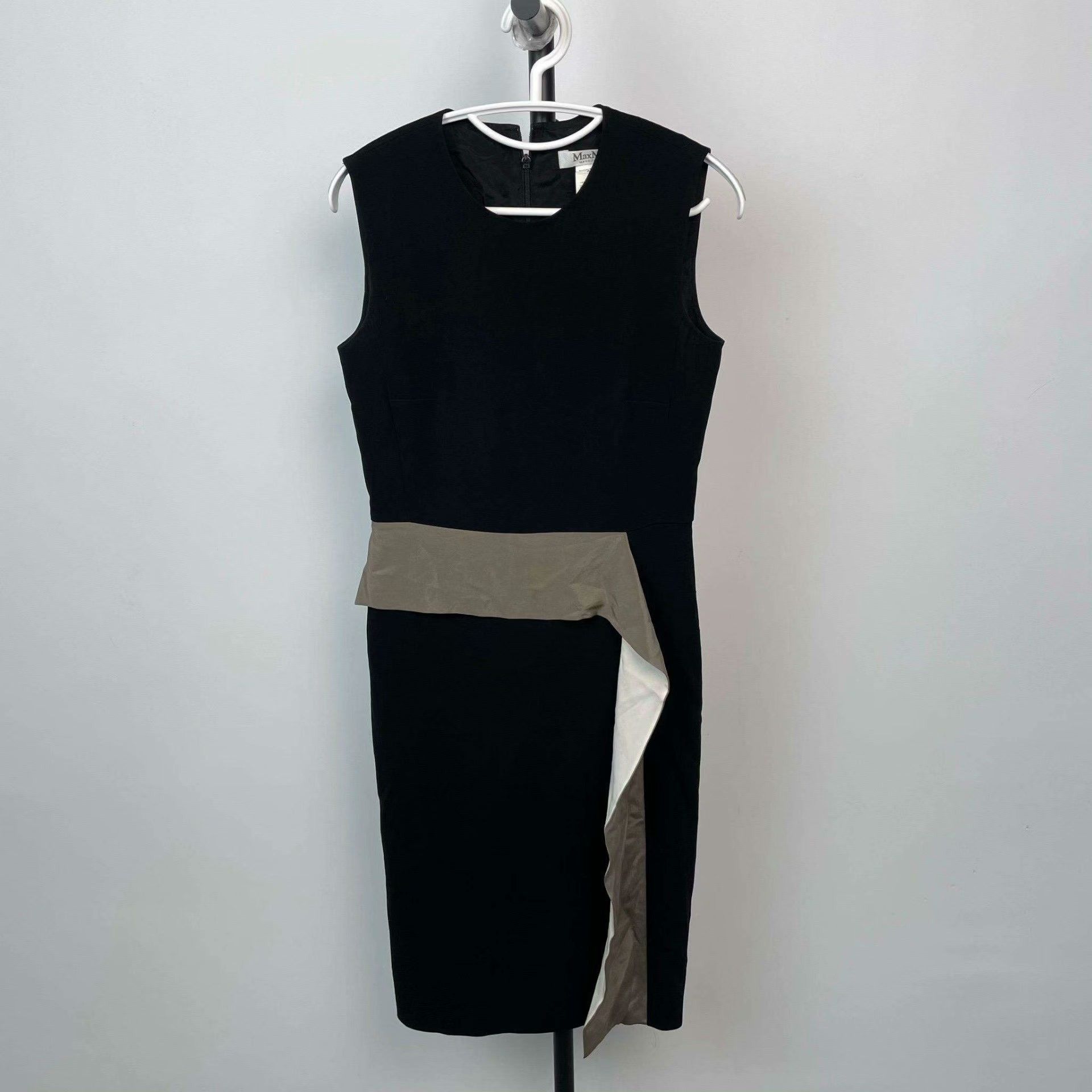 Max Mara Max Mara Black Dress XS Women Size XS / US 0-2 / IT 36-38 - 1 Thumbnail