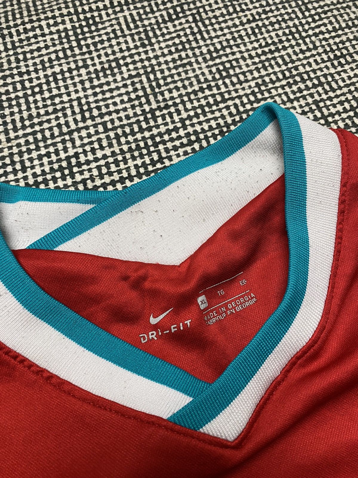 Nike Rare vintage Liverpool Nike soccer jersey y2k drill Size US XL / EU 56 / 4 - 7 Thumbnail