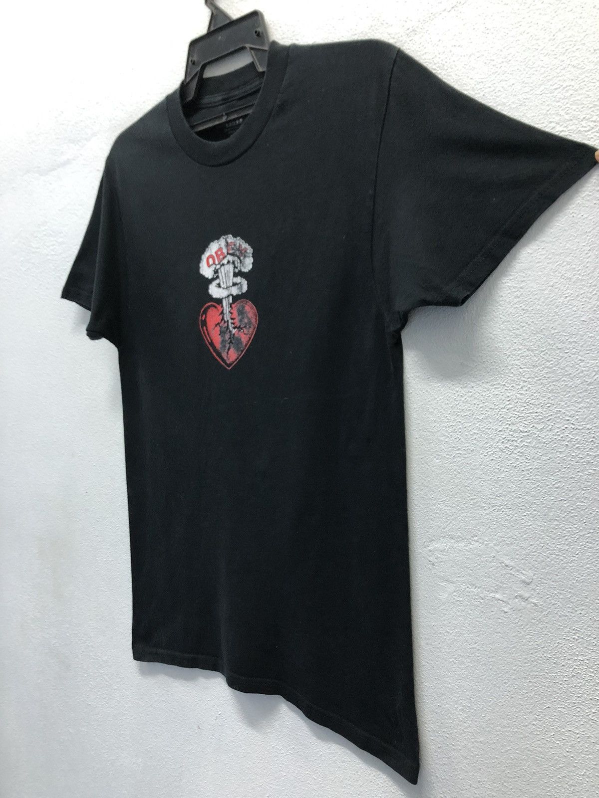 Obey Vintage Obey Graphic Exploding Broken Heart T-Shirt Size US S / EU 44-46 / 1 - 5 Thumbnail