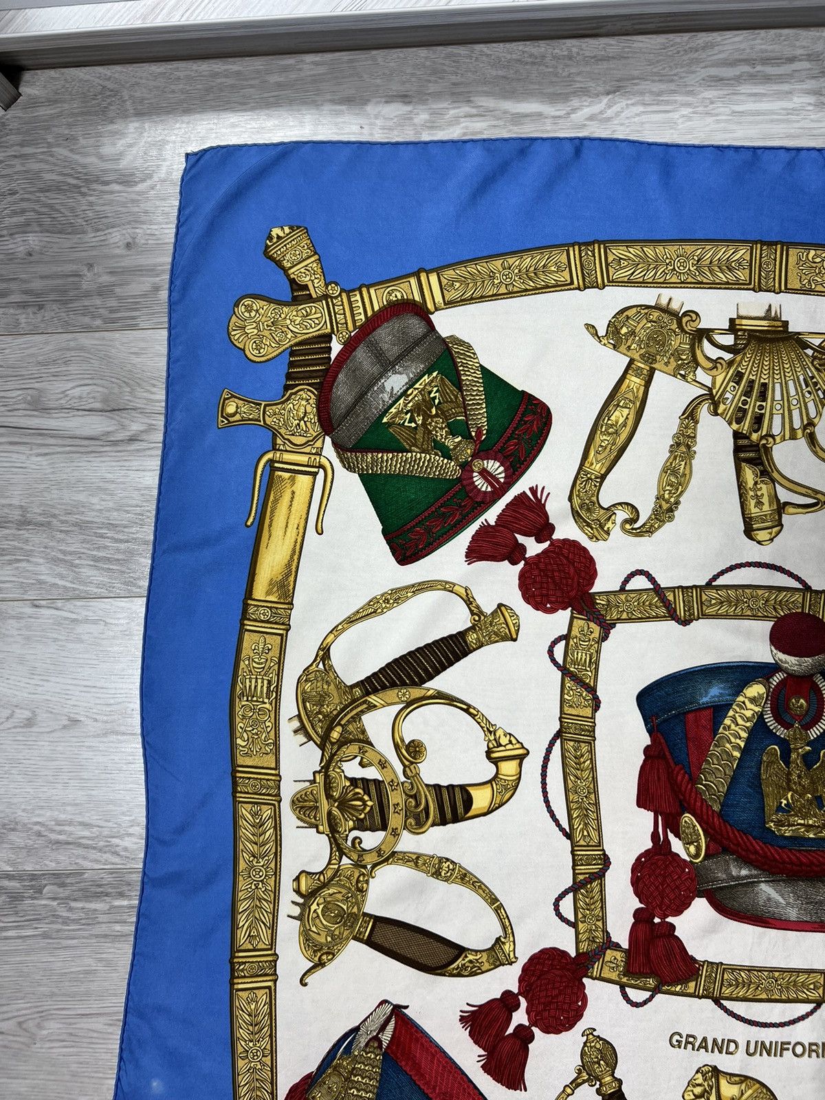 Hermes × Vintage Vintage HERMES CARRE 90 GRAND UNIFORME J. Metz Silk Scarf Size ONE SIZE - 17 Thumbnail
