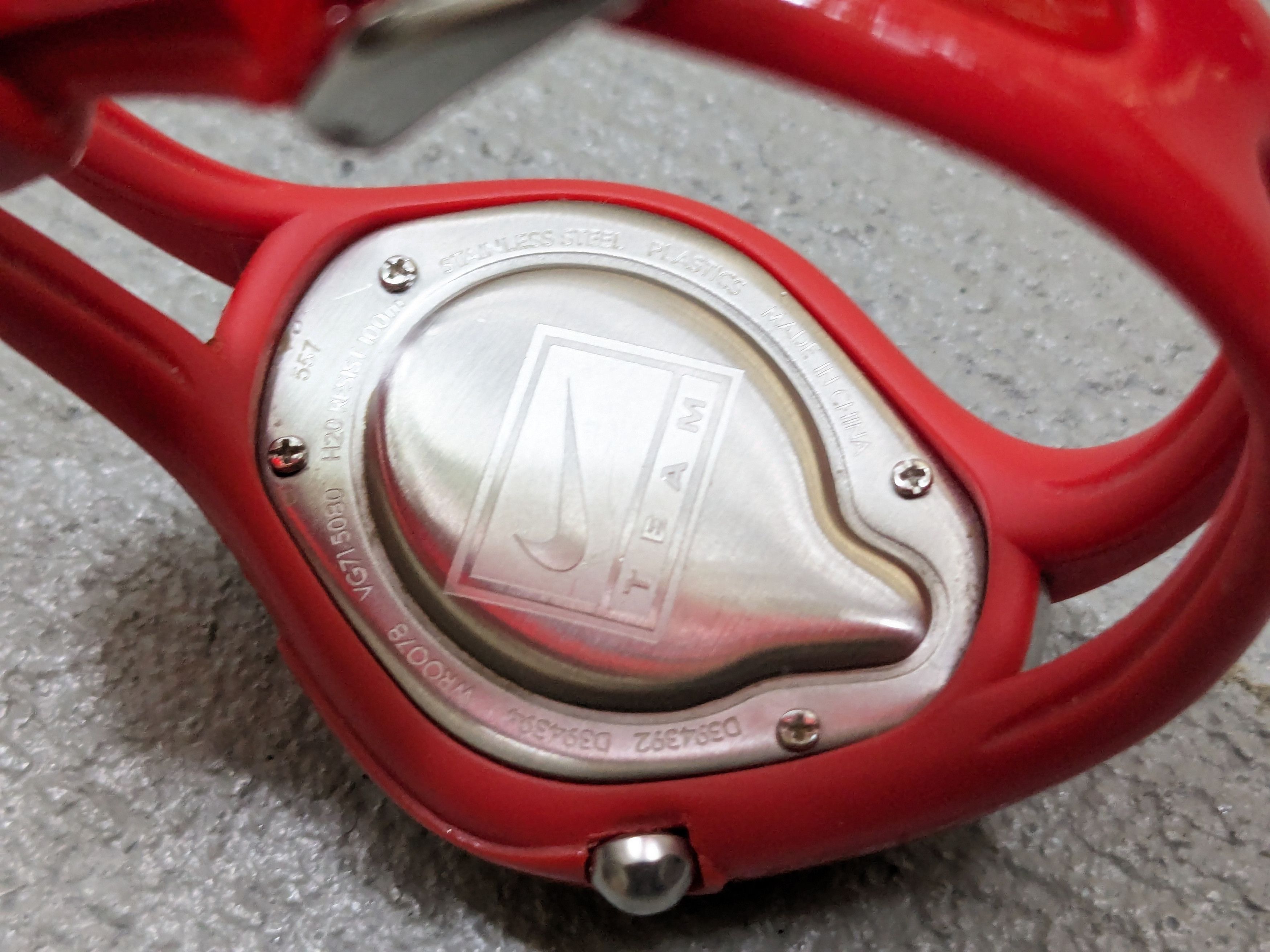 Nike Vintage Nike Watch Red Analog Rubber Sports Minimal Y2K Size ONE SIZE - 12 Thumbnail