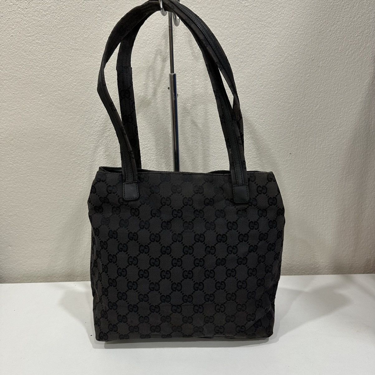 Gucci ‼️YES‼️ GUCCI SLOUCHY DOUBLE POCKET GG MONOGRAM TOTE BAG Size ONE SIZE - 3 Thumbnail