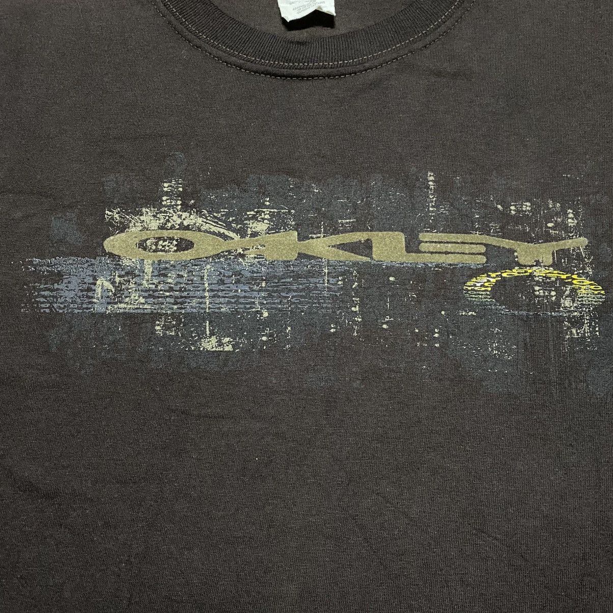 Oakley Rare‼️🔥Vintage 90s Oakley SpellOut Matrix T-Shirt Size US L / EU 52-54 / 3 - 7 Thumbnail