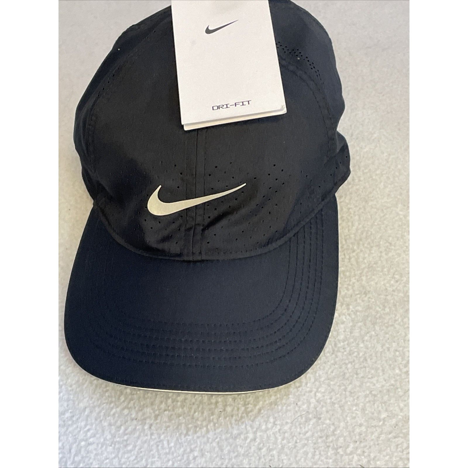 Nike NEW Nike Adult Reflective Featherlight Run/Tennis/Golf Hat Size ONE SIZE - 1 Thumbnail