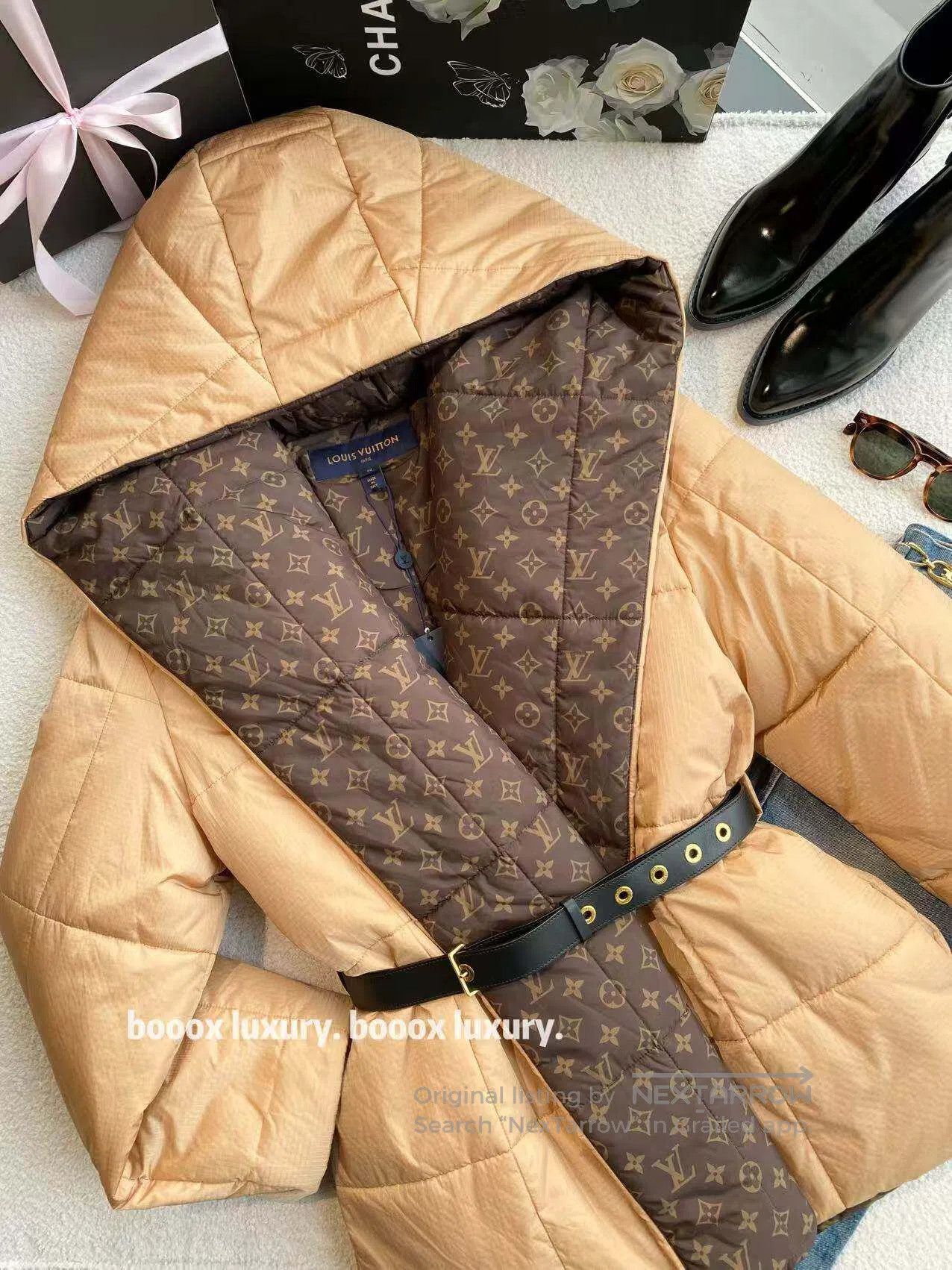 Louis Vuitton Louis Vuitton The inside is full of V-neck hooded down jac Size S / US 4 / IT 40 - 3 Thumbnail
