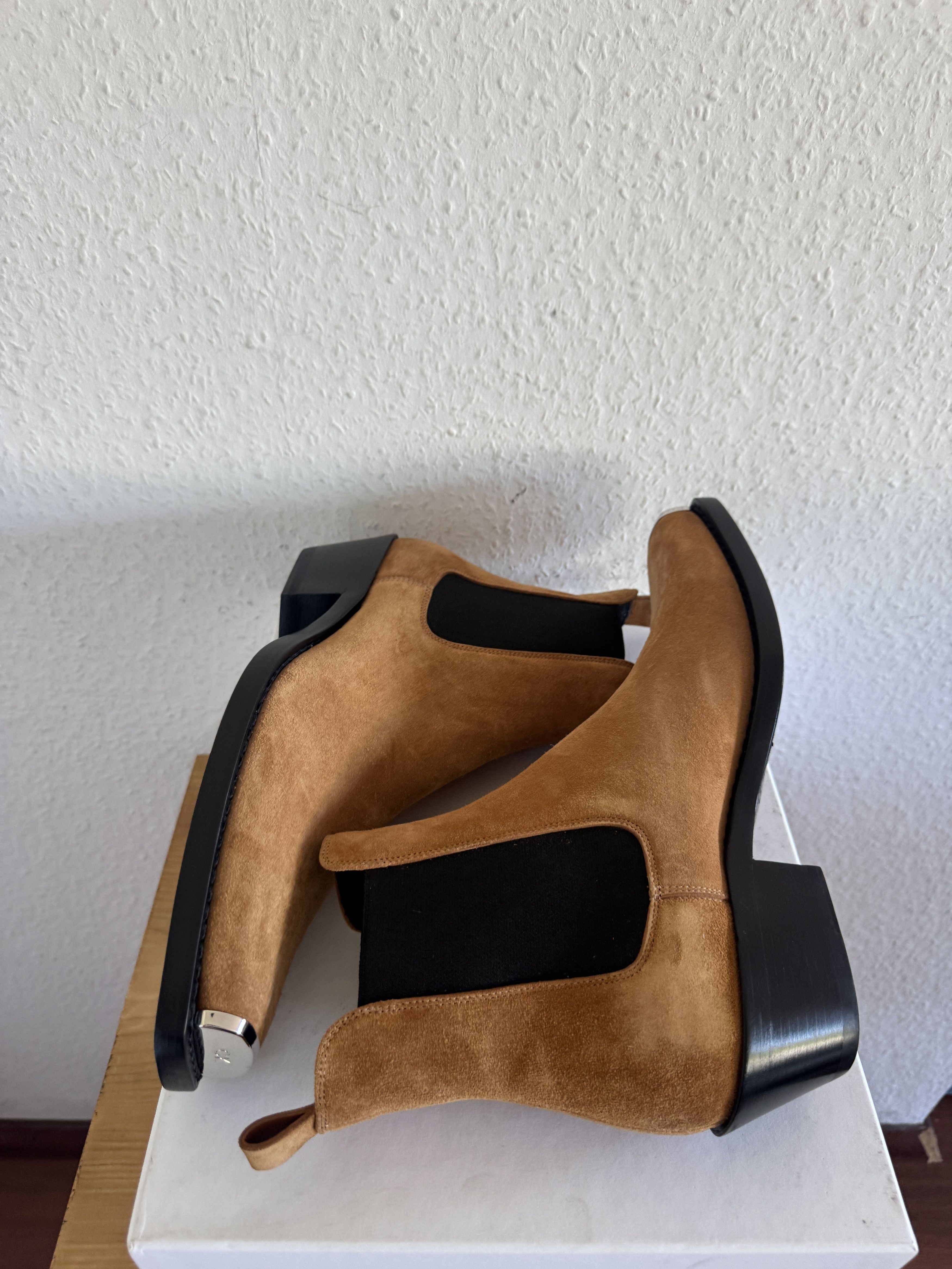Calvin Klein 205W39NYC Walnut Suede Chelsea Boot Size US 11 / EU 44 - 7 Thumbnail