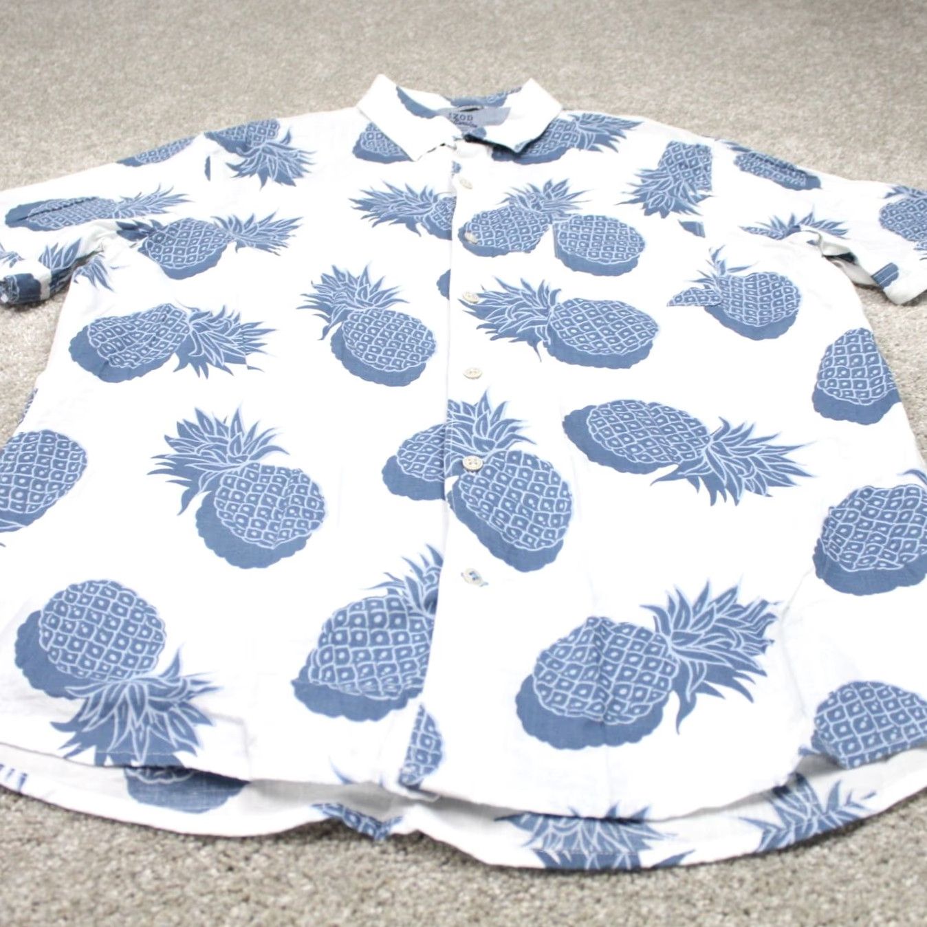 Izod IZOD Saltwater Pineapple AOP Shirt Mens Large White Short Sleeve Button-Up Casual Hawaiian Classic Mens L White Pineapple Pattern Size US L / EU 52-54 / 3 - 2 Thumbnail
