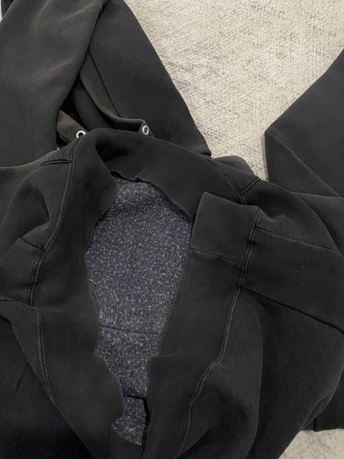 Carhartt Vintage 90s Carhartt Heavyweight Hoodie - Tonal Black Logo Size US XL / EU 56 / 4 - 7 Thumbnail