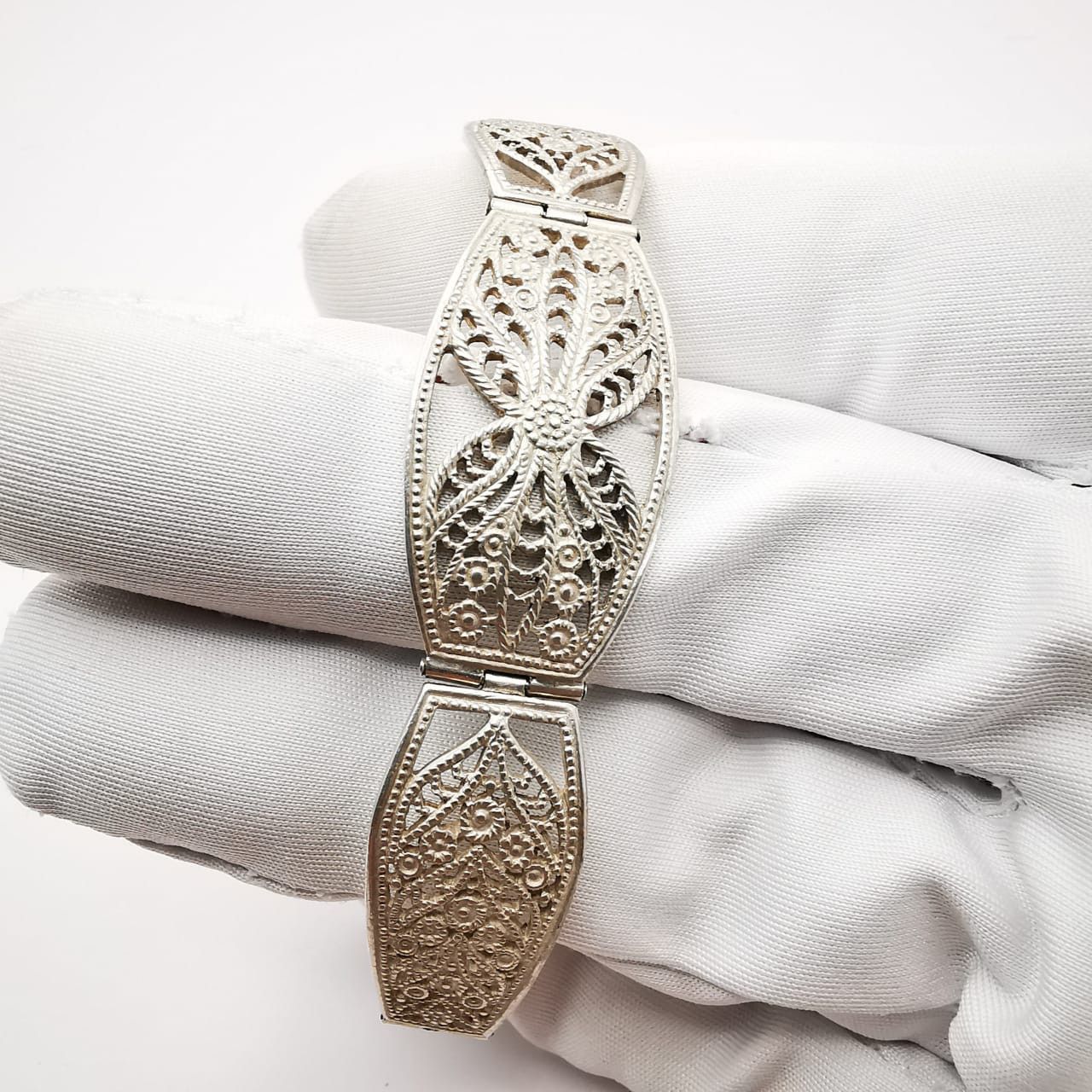 Vintage Vintage Women's Bracelet "Velour" 925 Sterling Silver Size ONE SIZE - 3 Thumbnail