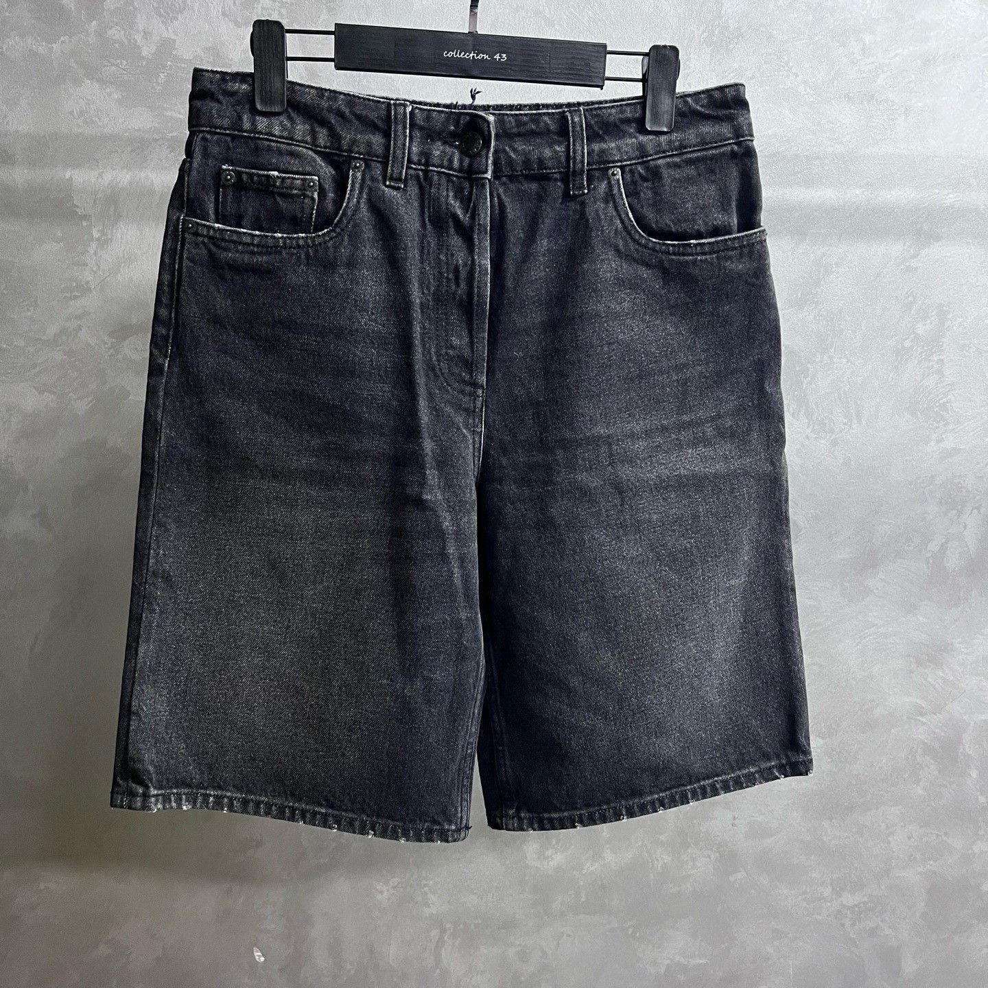 Prada Prada Casual Black Pants us_2 Women Size 26" / US 2 / IT 38 - 1 Thumbnail