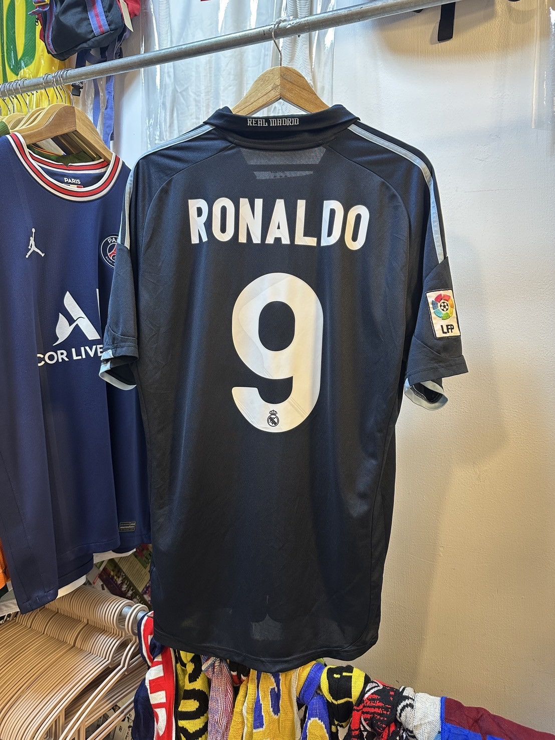 Adidas 2009-2010 Real Madrid Away Kit CR7 Size US XL / EU 56 / 4 - 1 Thumbnail