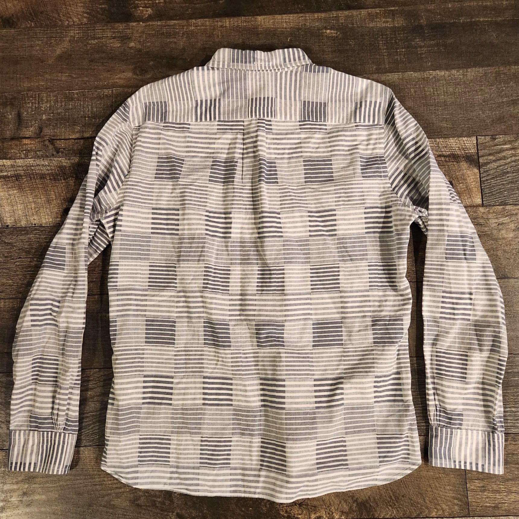 Brooks Brothers VINTAGE Brooks Brothers Red Fleece Shirt Button-Down Long Sleeve Gray Striped Mens Large Button-Up Casual, Workwear Mens Size US L / EU 52-54 / 3 - 6 Thumbnail