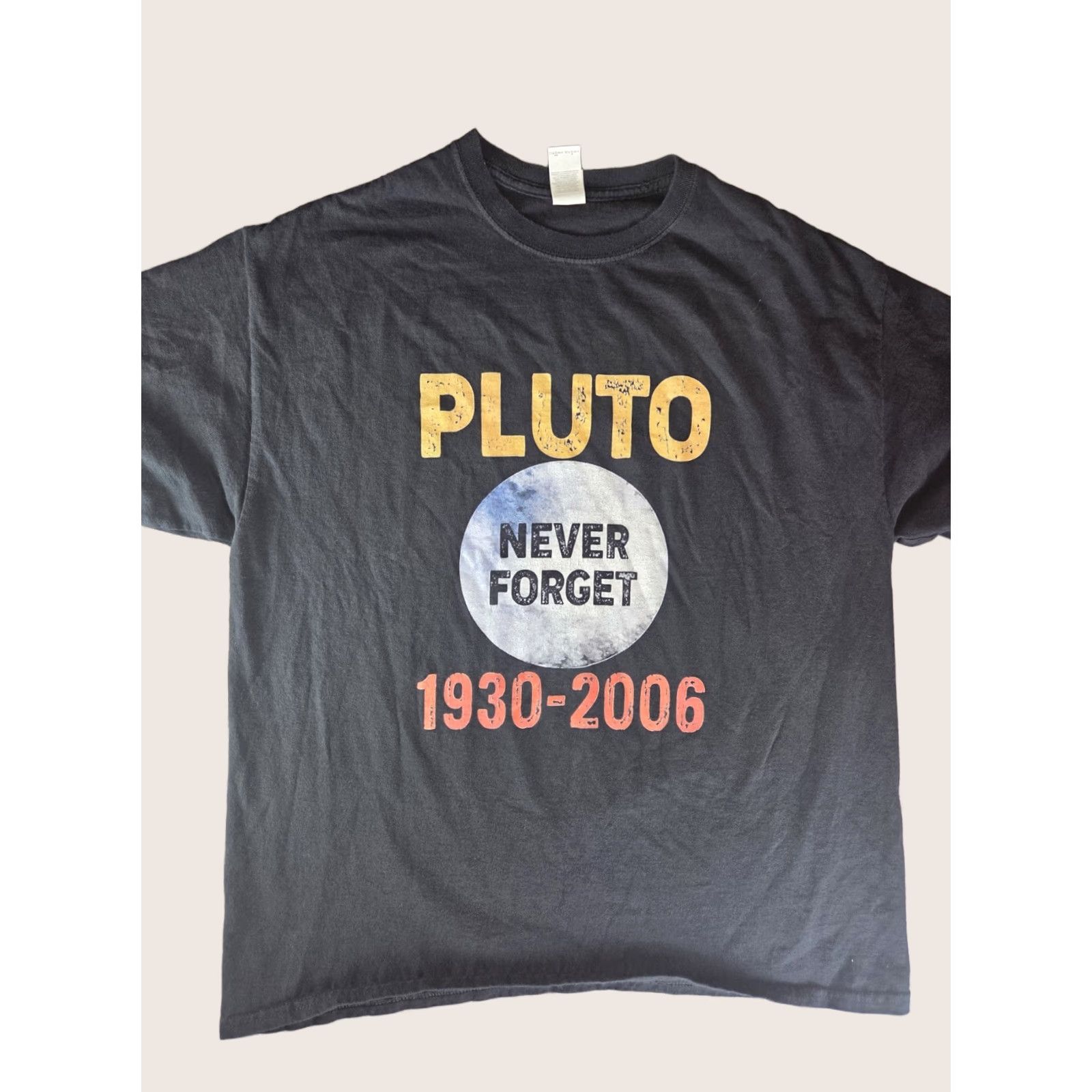 Port & Company Port & Company T-Shirt Pluto Graphic Print Unisex XL Black Short Sleeve Crew Neck 2000s 00s Space Funny Size US XL / EU 56 / 4 - 1 Thumbnail