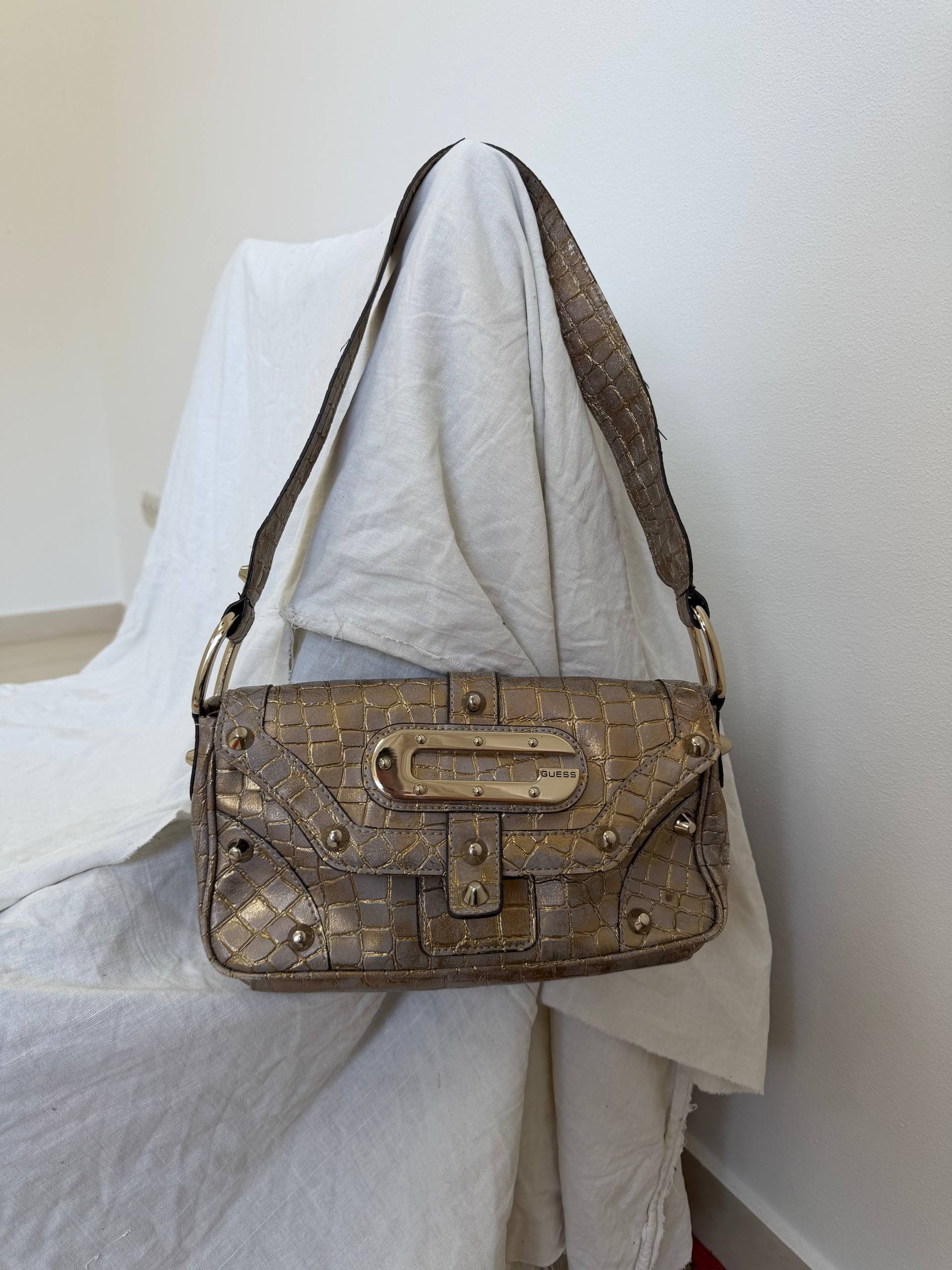 Guess Vintage Luxury Y2K Guess Monogram Logo Shoulder Bag Women’s Size ONE SIZE - 3 Thumbnail