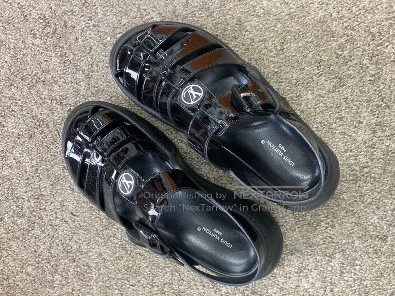 Louis Vuitton Louis Vuitton Black patent leather Roman sandals Size US 4.5 / IT 34.5 - 2 Thumbnail