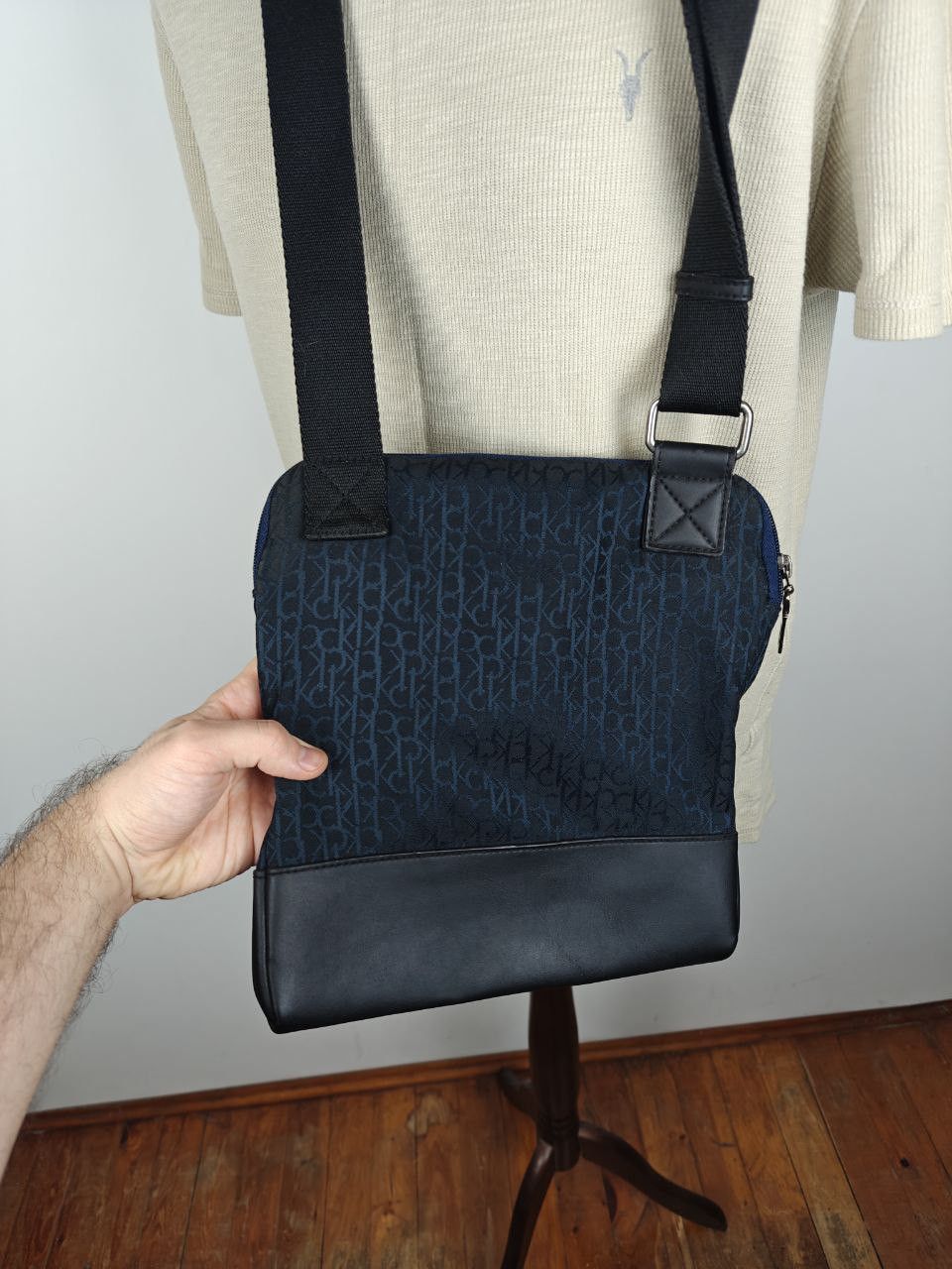 Calvin Klein Calvin Klein Jeans Monogram Crossbody Bag Blue Size 26 - 3 Thumbnail