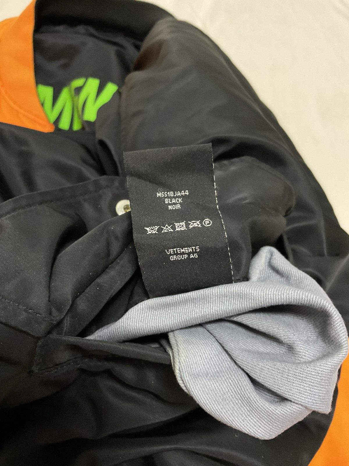 Vetements Vetements x alpha industry emoji buttons reversible bomber Size US XS / EU 42 / 0 - 6 Thumbnail