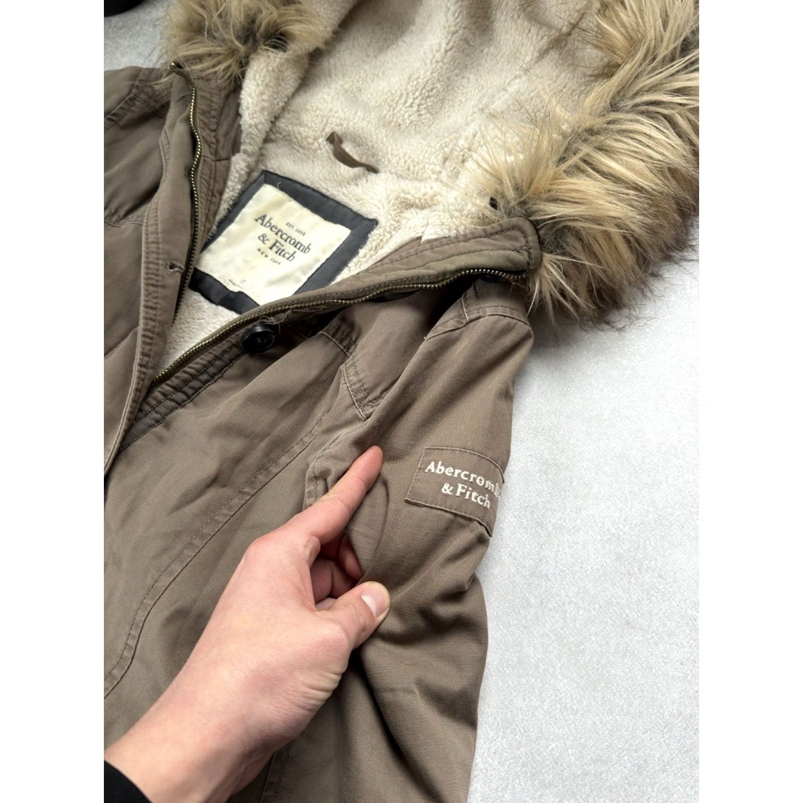 Abercrombie & Fitch VINTAGE Abercrombie & Fitch Long Coat Jacket Parka Women XS Brown Y2K Retro Faux Fur Hooded Long Coat Size XS / US 0-2 / IT 36-38 - 5 Thumbnail