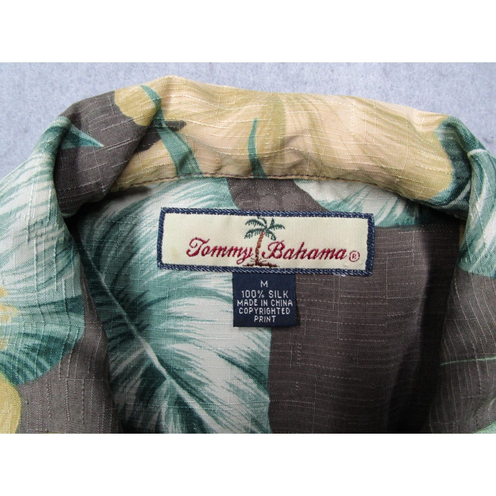Tommy Bahama Tommy Bahama Shirt Mens Medium Green Hibiscus Camp Button Up Silk Hawaiian Tiki Size US M / EU 48-50 / 2 - 3 Thumbnail