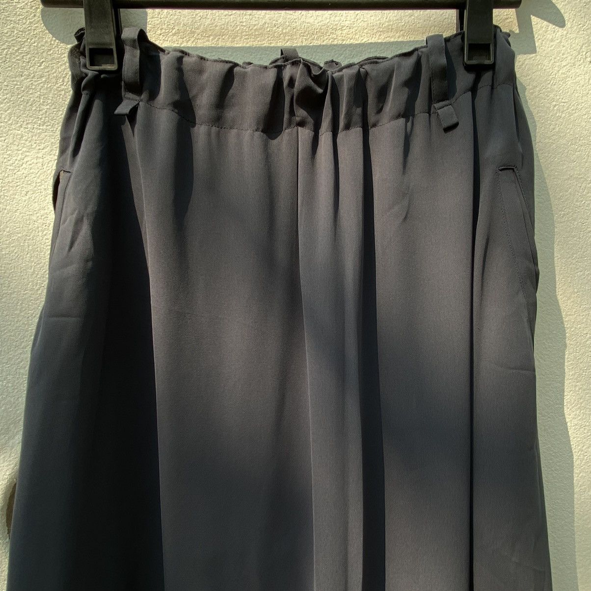 Issey Miyake ISSEY MIYAKE Dark Gray Chiffon Skort with Smocked Waist Size 27" / US 4 / IT 40 - 20 Thumbnail