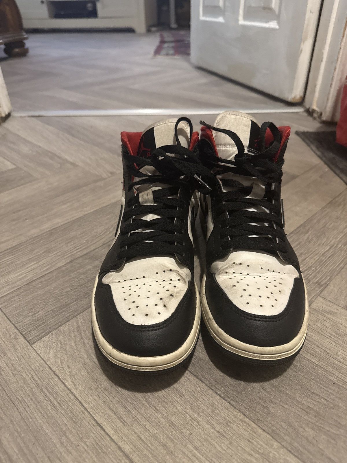 Nike Air Jordan 1s Size US 9.5 / IT 39.5 - 3 Thumbnail