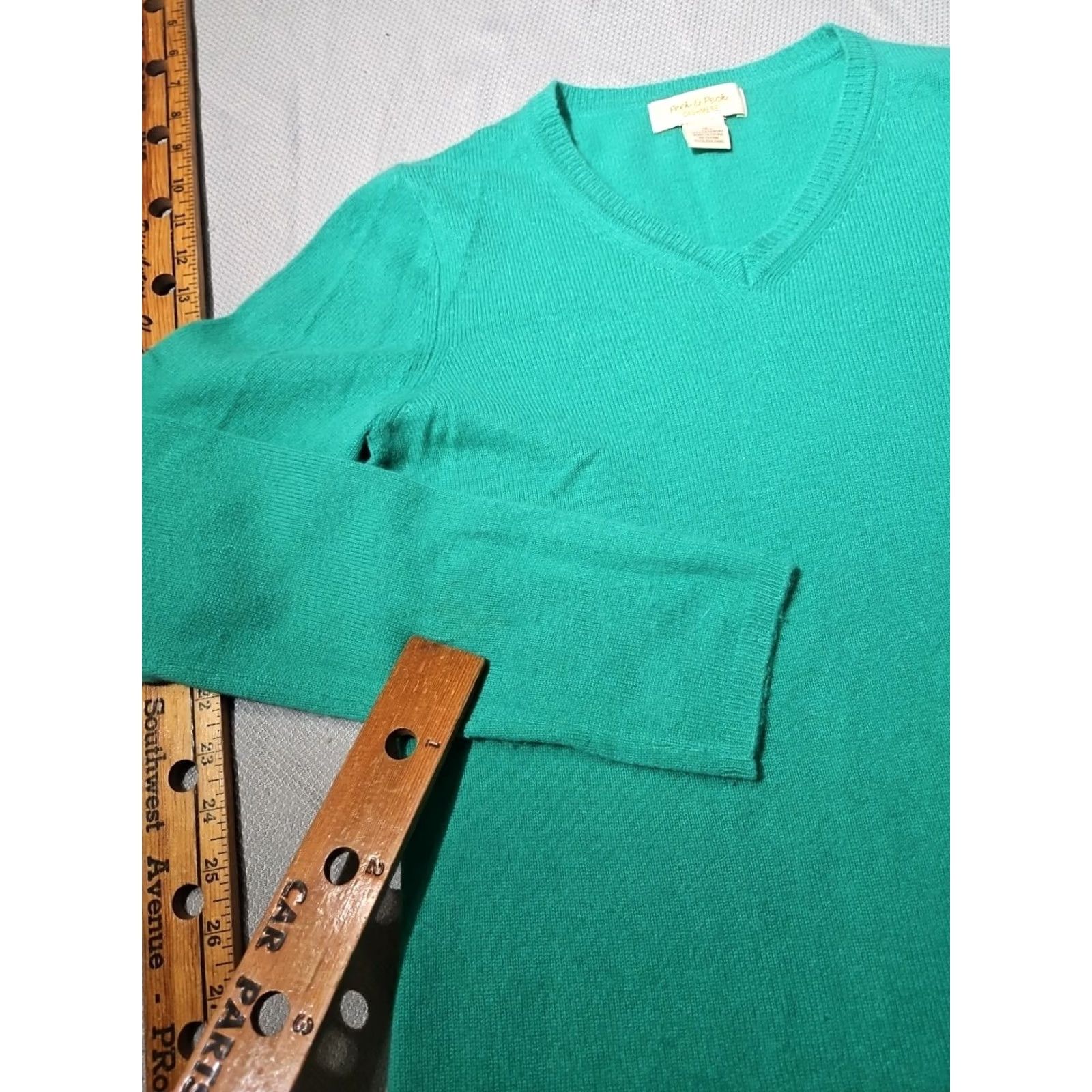 Vintage Peck & Peck Sweater Womens Medium Green Cashmere VNeck 2-Ply Quiet Luxury Soft Pullover Regular Lightweight All Seasons Kn 95% 0 Size M / US 6-8 / IT 42-44 - 6 Thumbnail