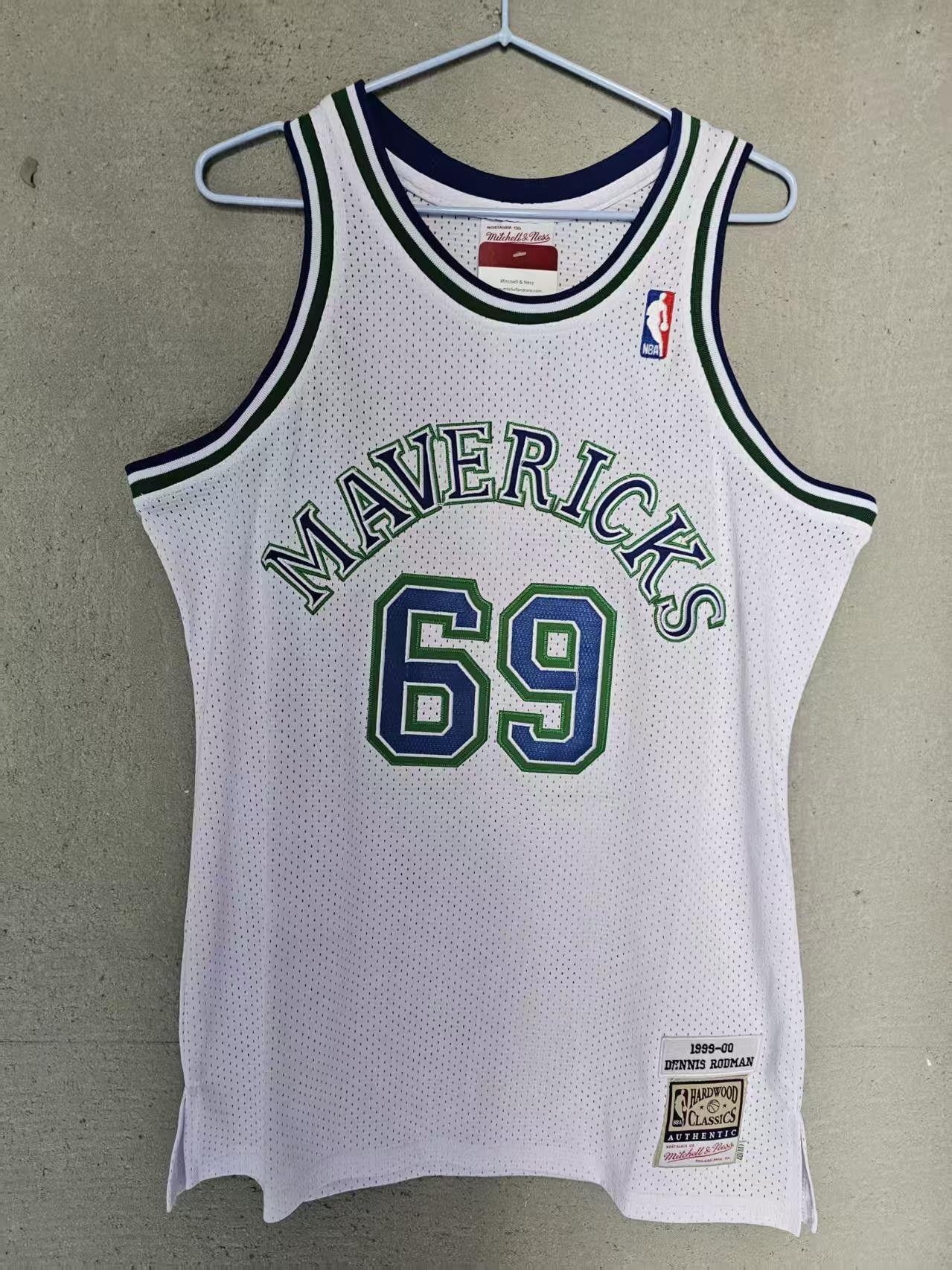 NBA Dallas Mavericks #69 Dennis Rodman Jersey Double Stitched Size US S / EU 44-46 / 1 - 2 Thumbnail