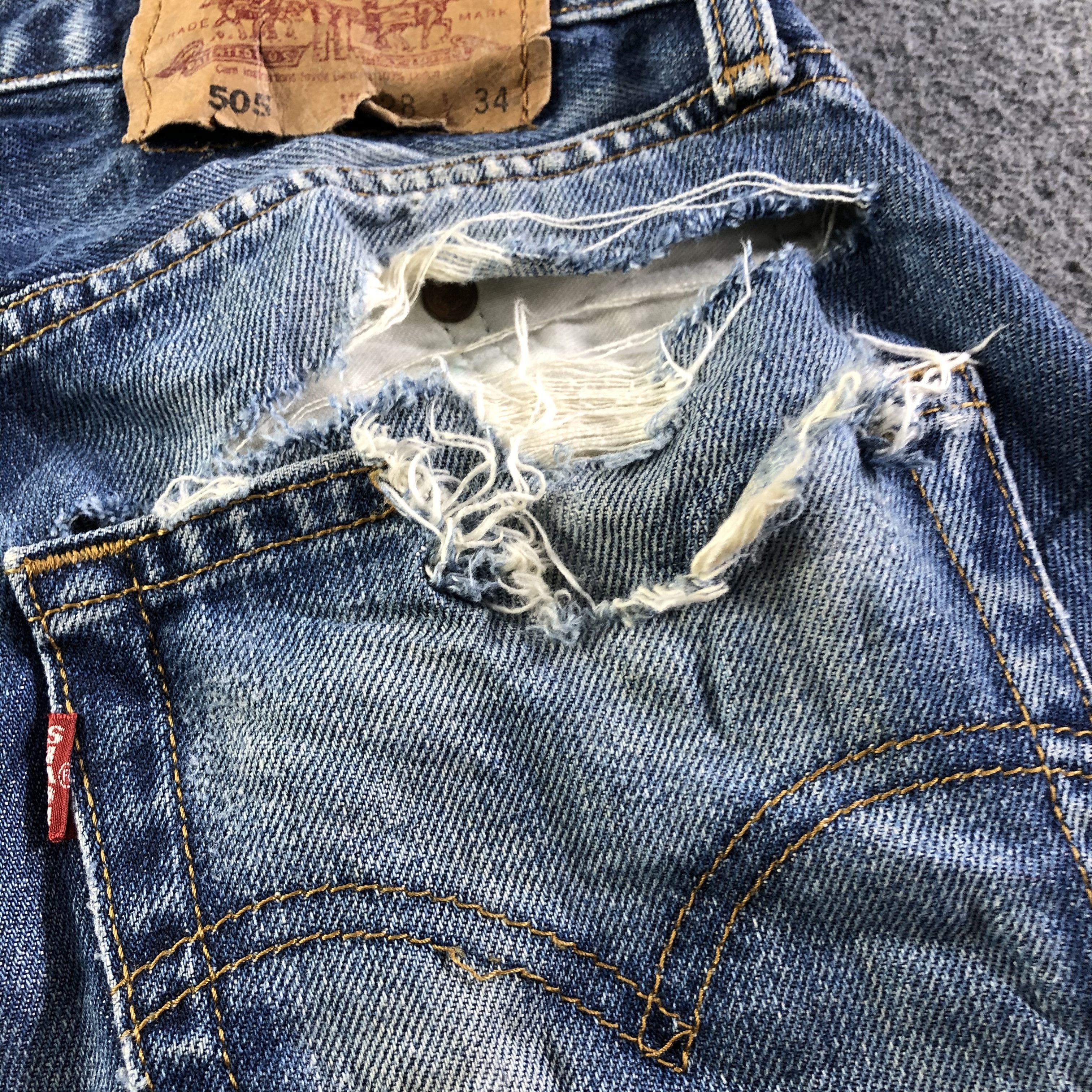 Levi's Vintage Blue Wash Levis 505 Jeans-J4605 Size US 27 - 8 Thumbnail