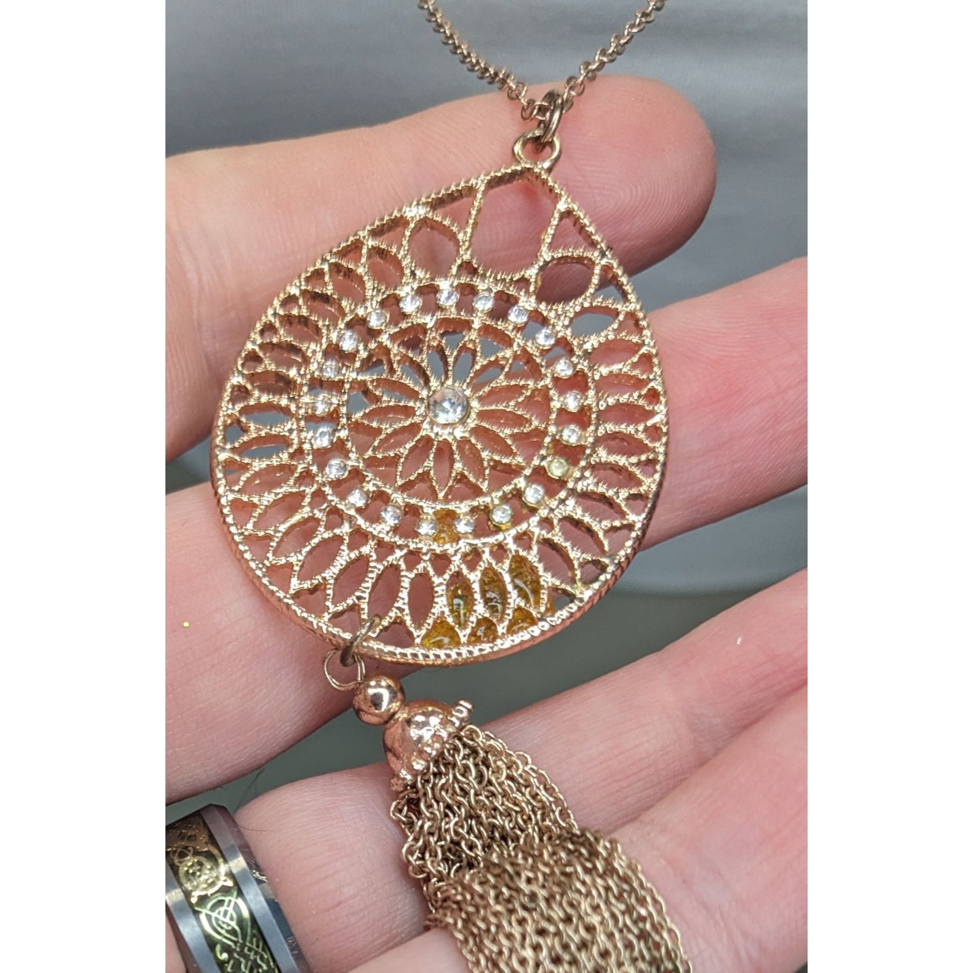 Other Bohemian Rose Gold Tone Filigree Tassel Pendant Necklace Size ONE SIZE - 2 Thumbnail