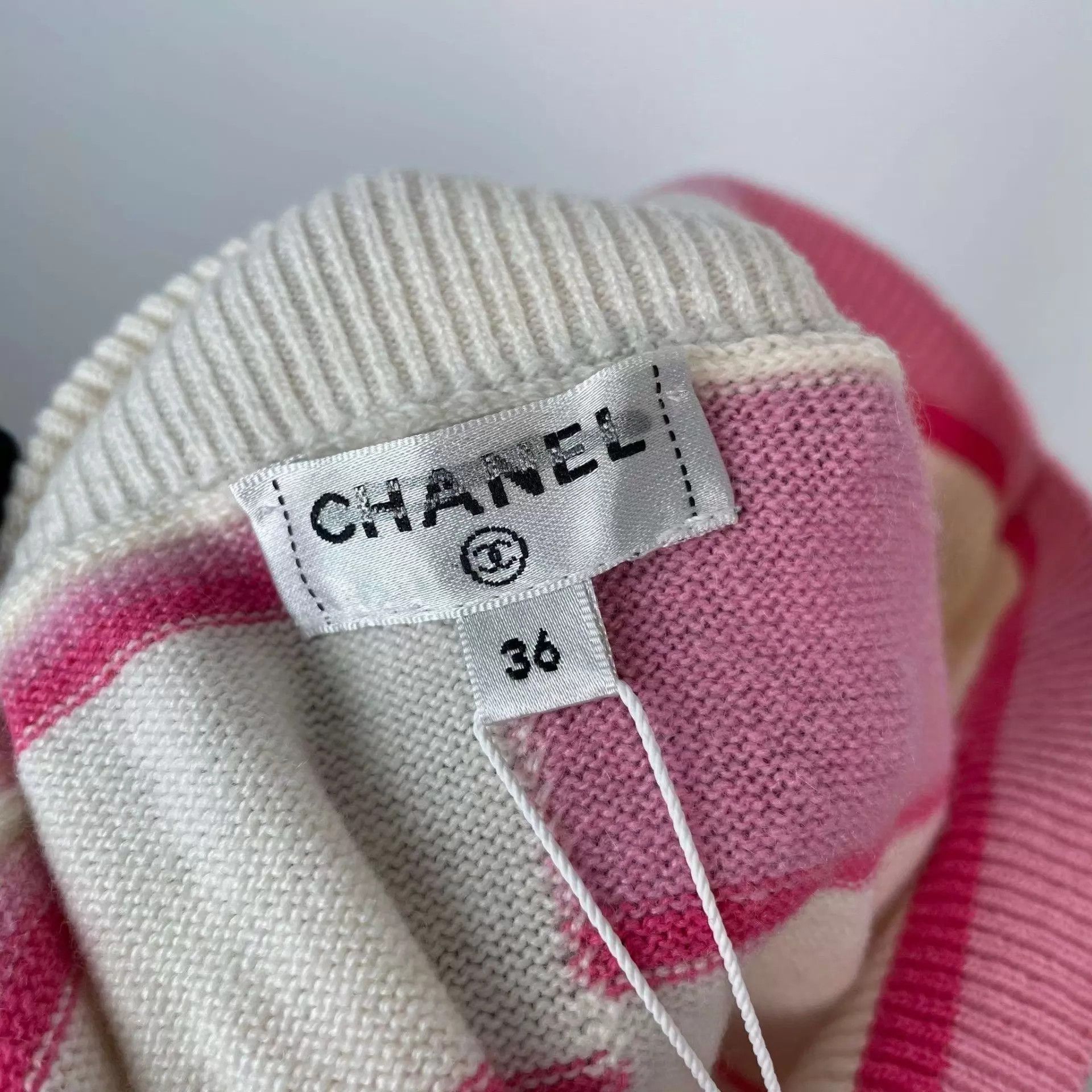 Chanel Chanel knit skirt pink white colorblock 36 with spare thread Size 26" / US 2 / IT 38 - 3 Thumbnail
