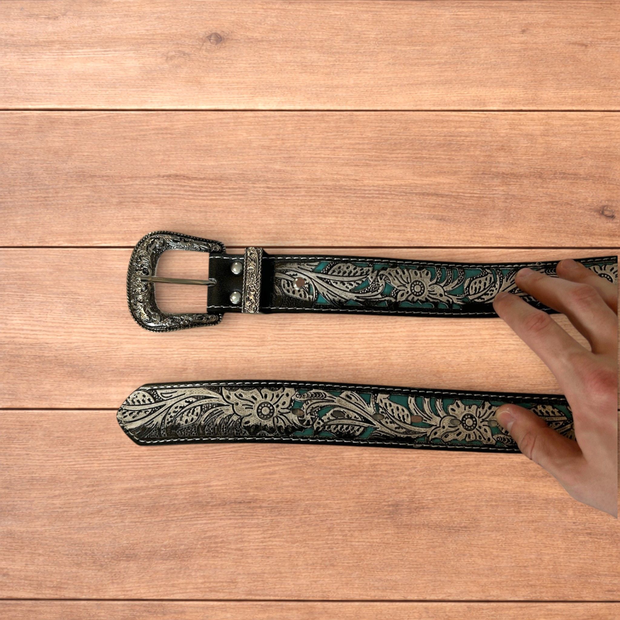 Japanese Brand Vintage style boho floral design belt with silver buckle. Size ONE SIZE - 2 Thumbnail