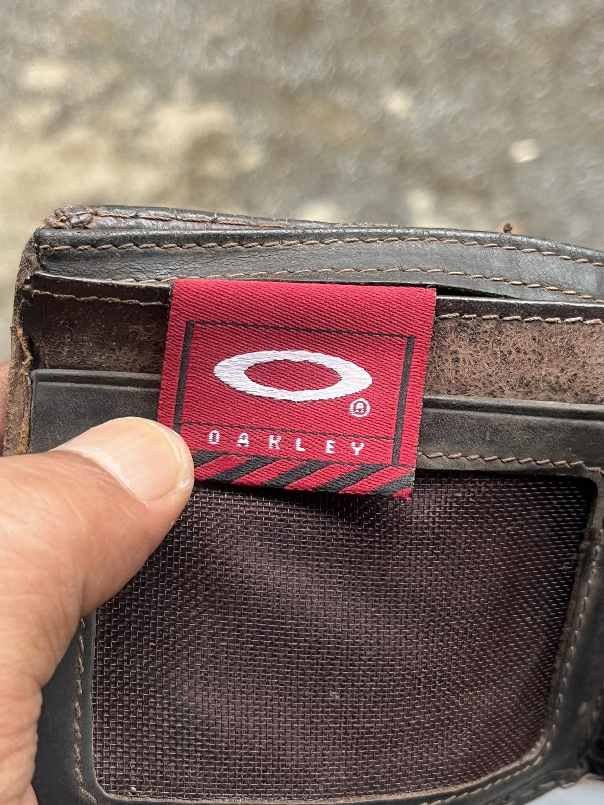 Oakley Oakley Distressed Leather Wallet Zig-Zag Stitching Vintage Size ONE SIZE - 9 Thumbnail