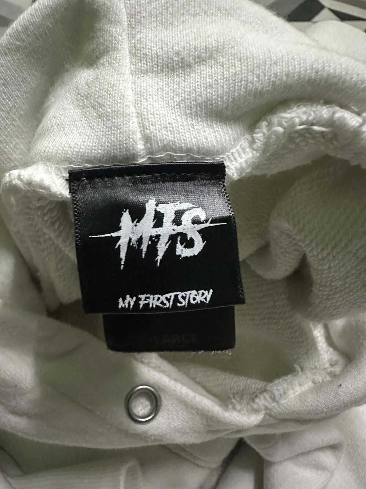 Japanese Brand My first story blind pullover hoodie Size US XL / EU 56 / 4 - 6 Thumbnail