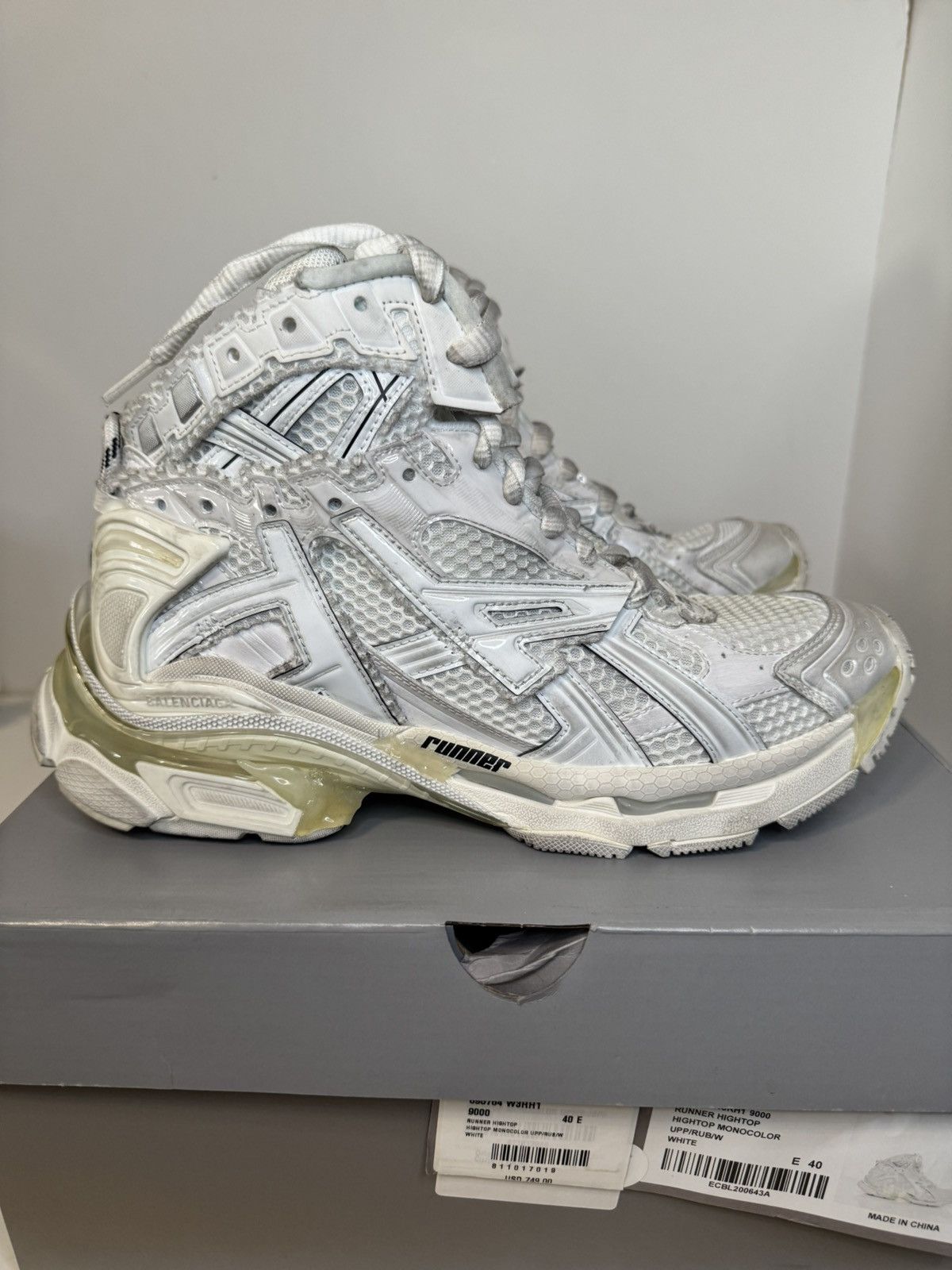 Balenciaga Balenciaga Men’s Runner Sneaker (White) New Size 40 Size US 7 / EU 40 - 1 Thumbnail