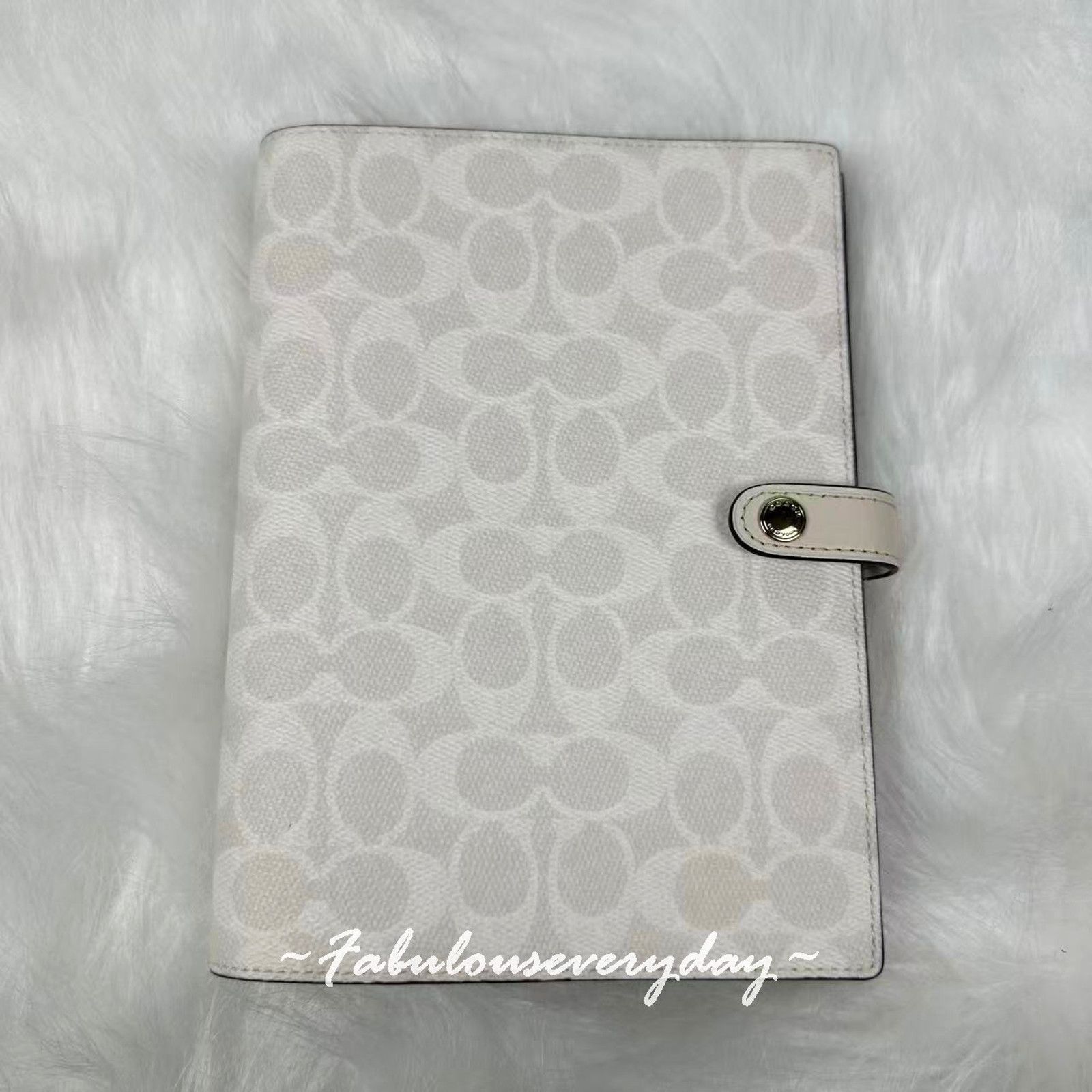 Coach Coach Snap Notebook In Signature Canvas/Silver/Chalk CZ198 Size ONE SIZE - 1 Thumbnail