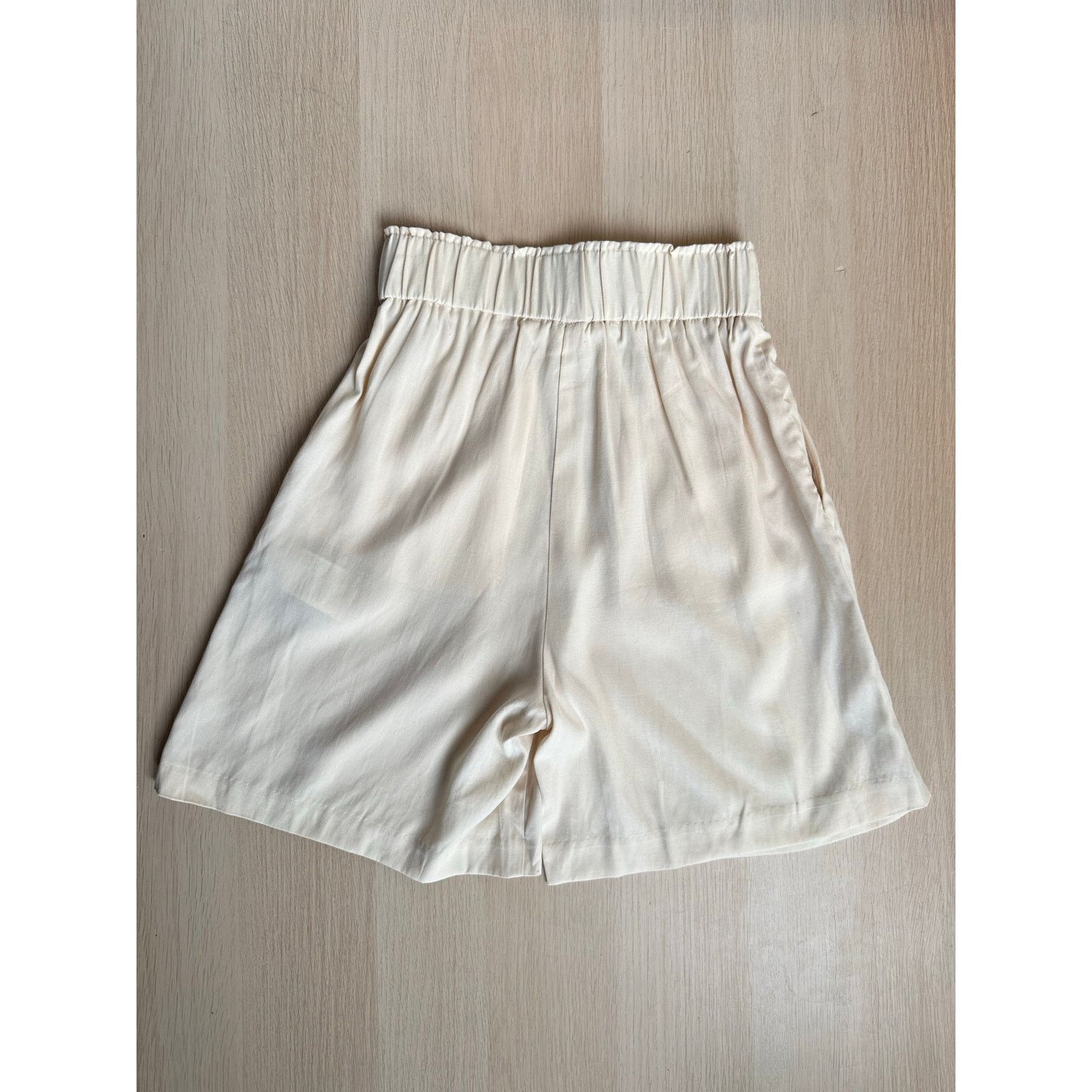 H&M Cream H&M Style Skort - Size XS - New Size 26" / US 2 / IT 38 - 2 Thumbnail