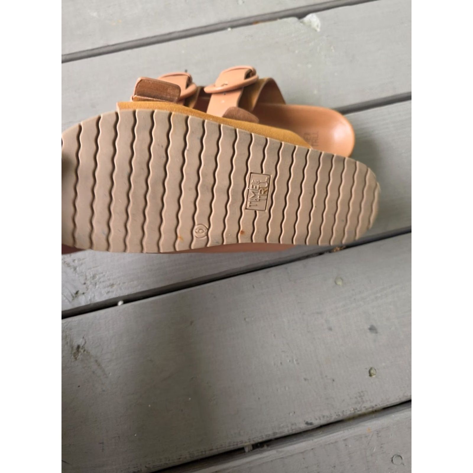 Vintage Time and Tru Women's Sandal Time and Tru Dressy Footbed Slide Cognac Sandals 6 Brown Slide Women US 6 Mens Size M / US 6-8 / IT 42-44 - 3 Thumbnail